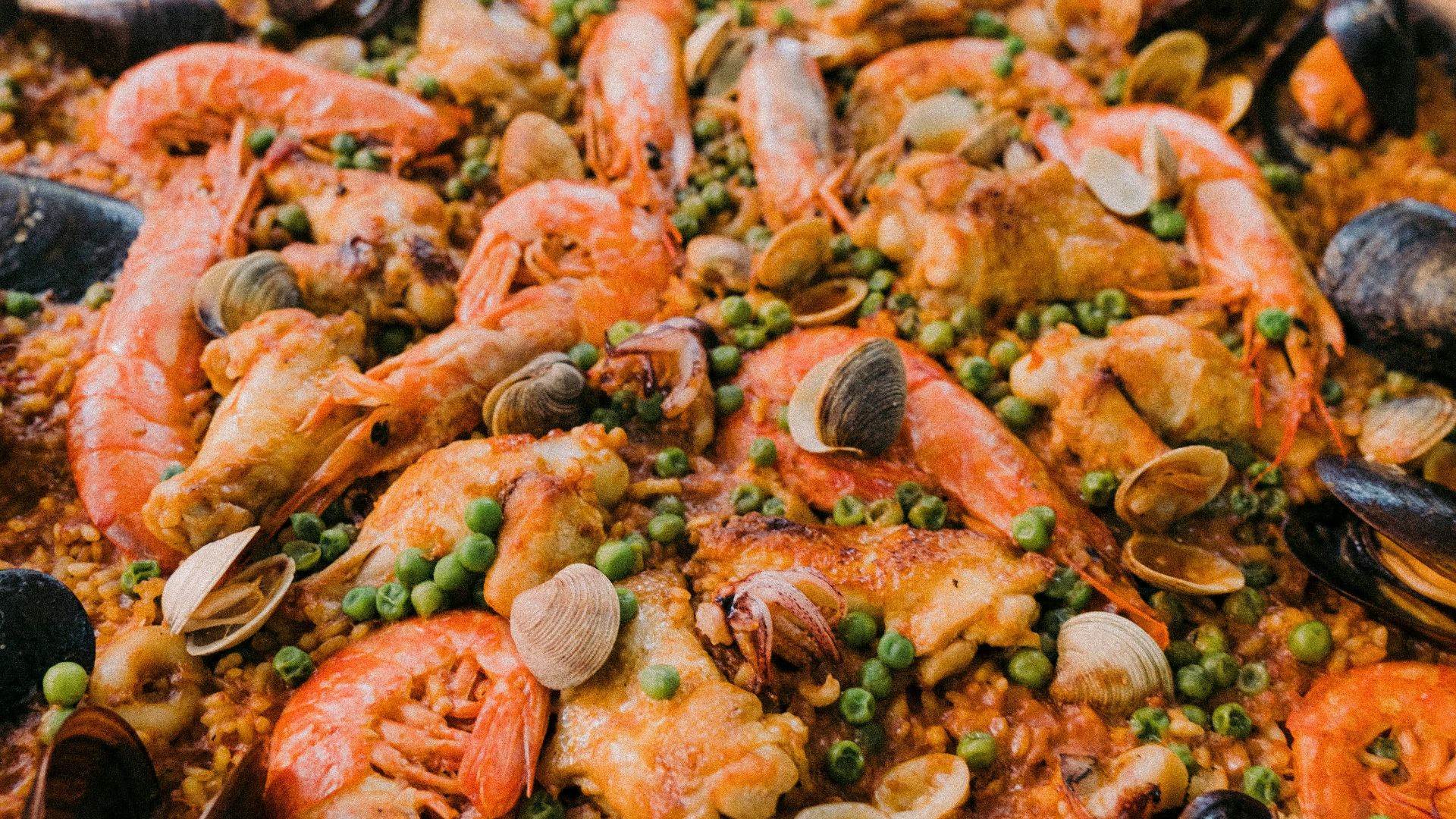 11. Gazpacho, paella et flan