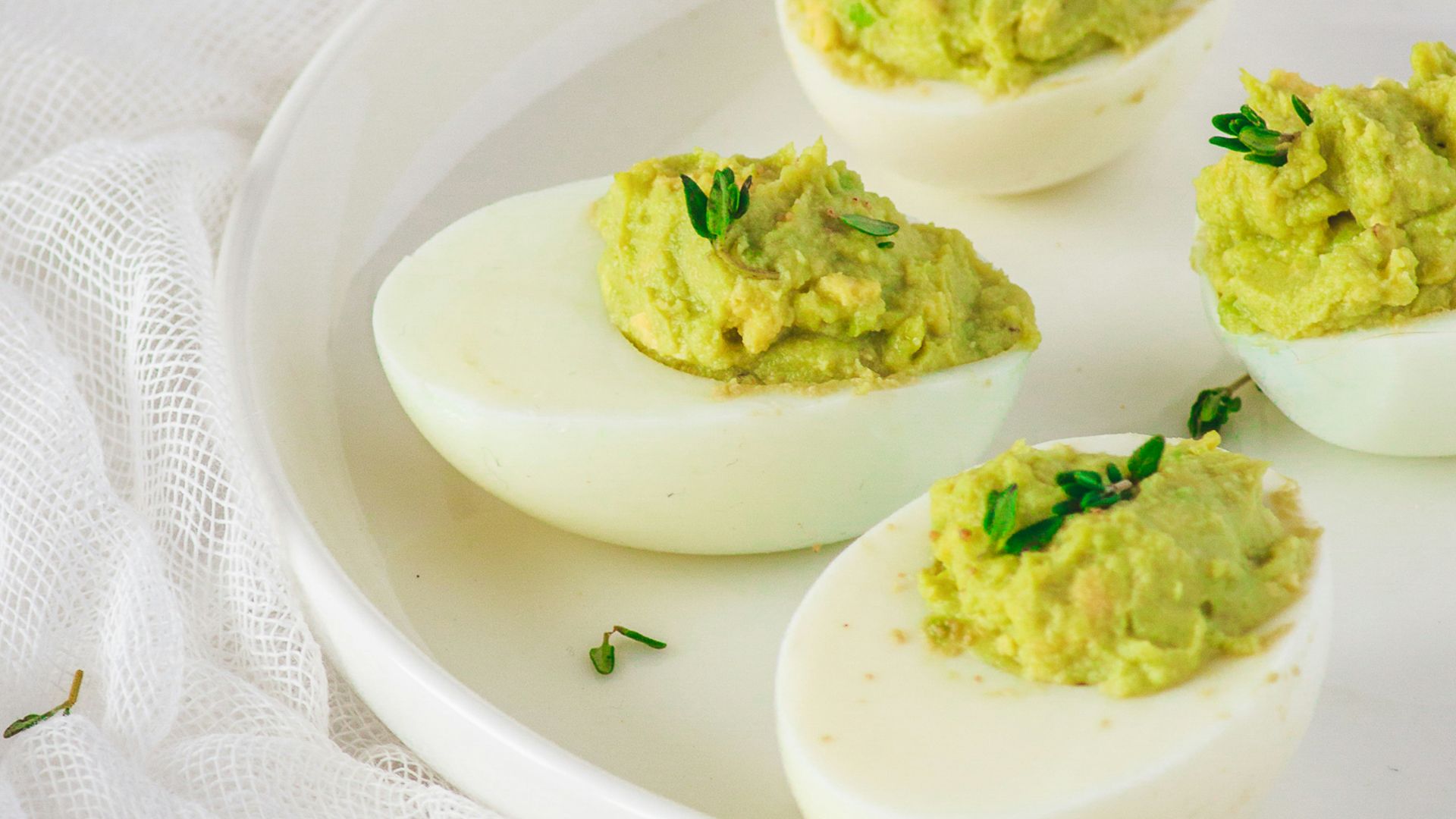 11. Œufs mimosa à l'avocat