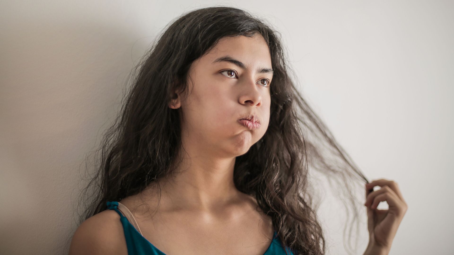 20 signes qui montrent que vous ne vous lavez pas les cheveux correctement