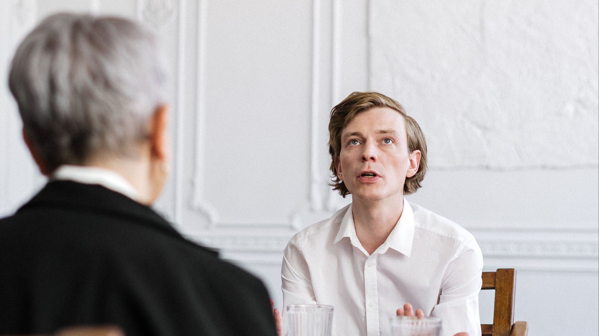 8. Donner des conseils de vie non sollicités aux plus jeunes