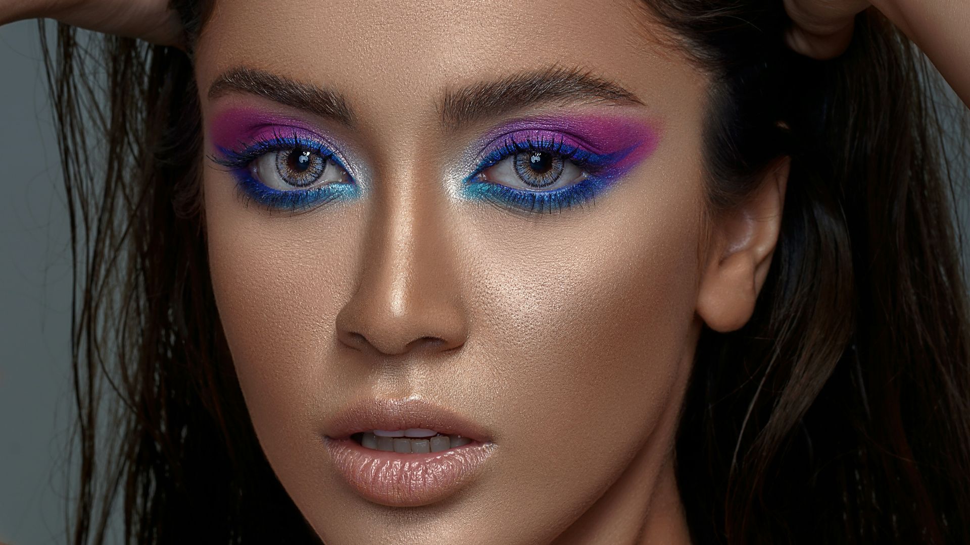 13. Que vous portiez souvent un maquillage chargé