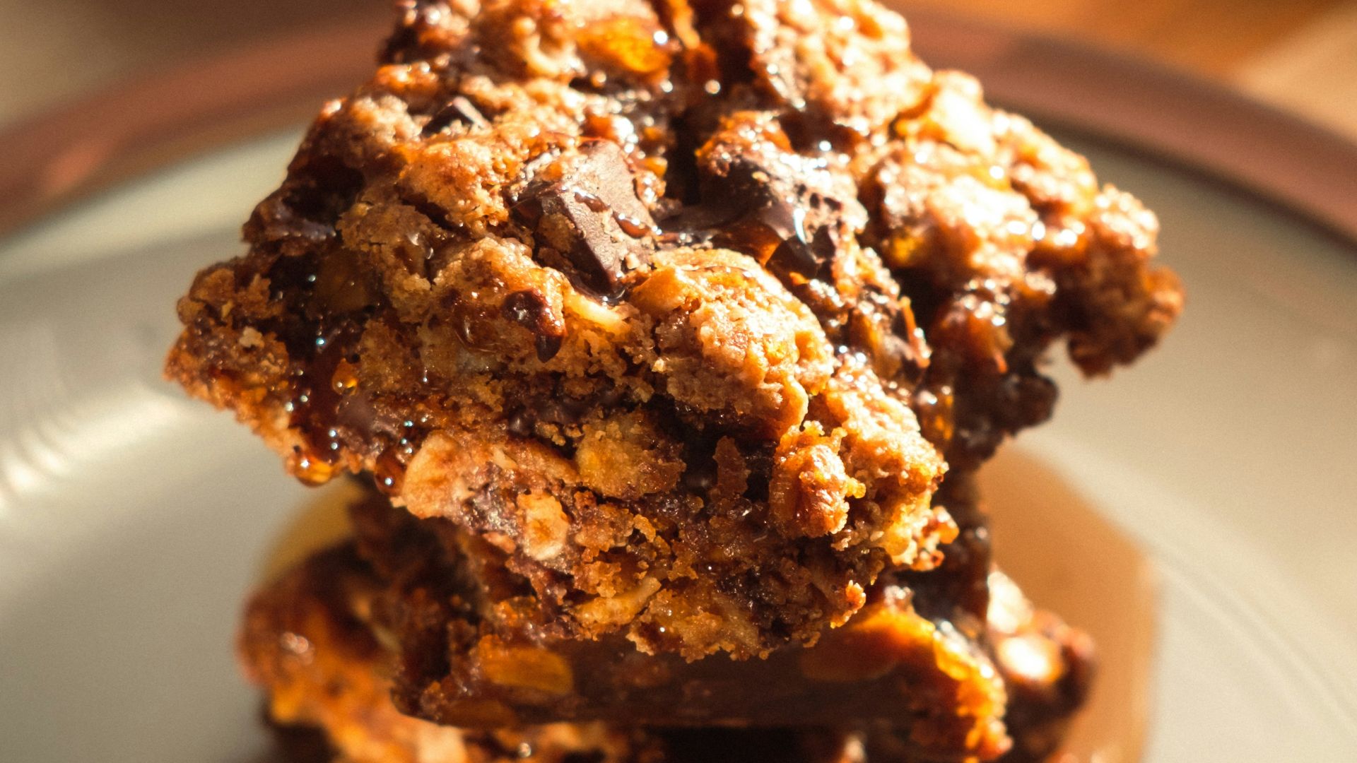 15. Barres à l'avoine et aux pépites de chocolat cuites sur une plaque de cuisson