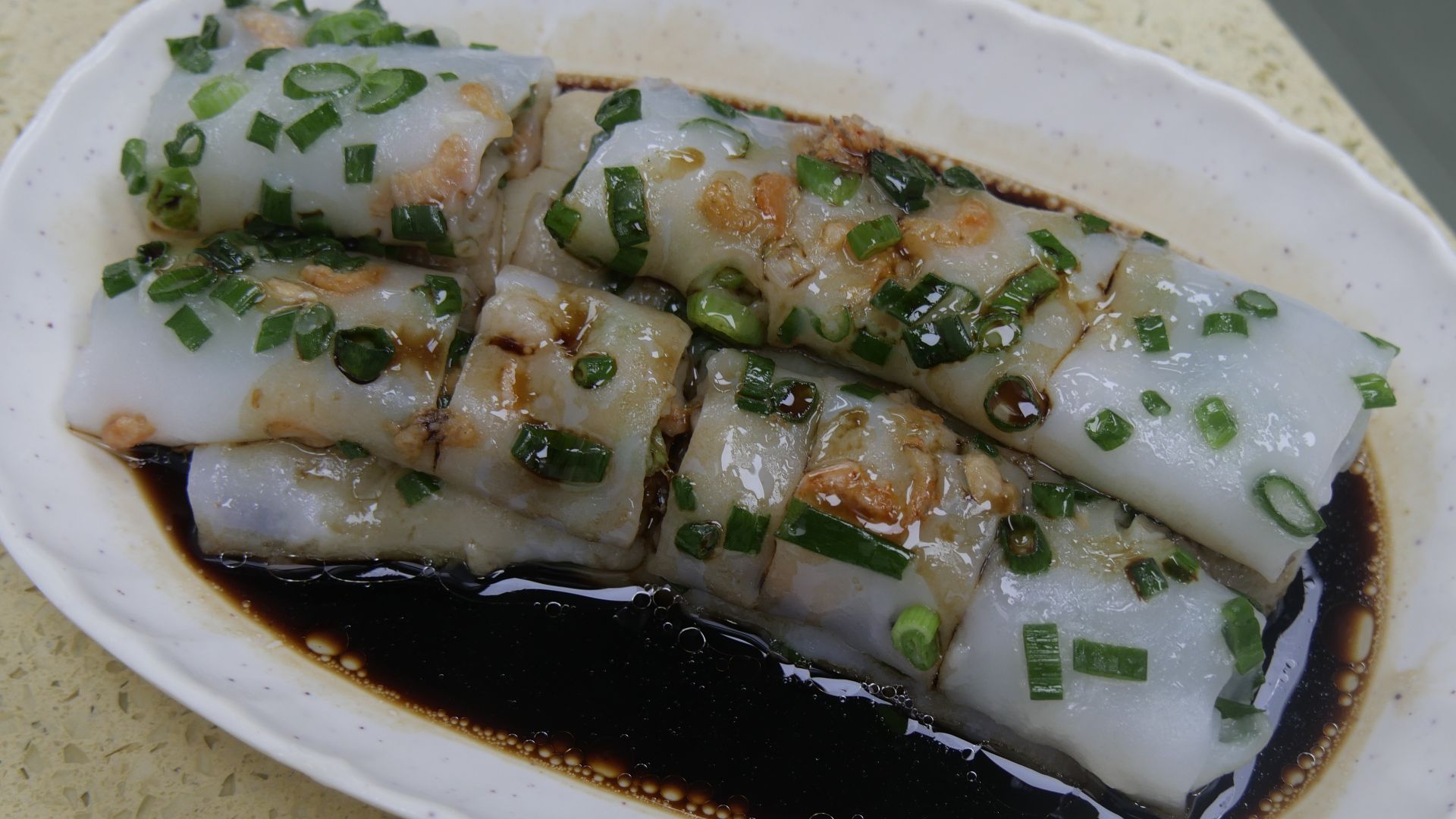 4. Rouleaux de nouilles de riz cuits à la vapeur aux crevettes