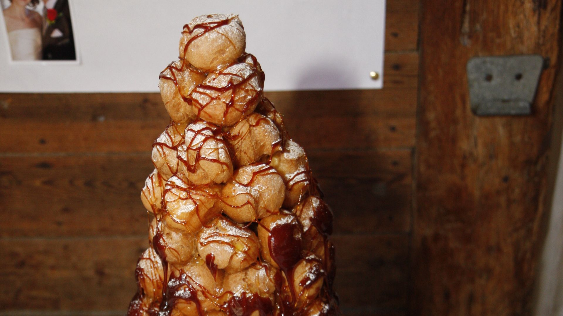 16. Croquembouche