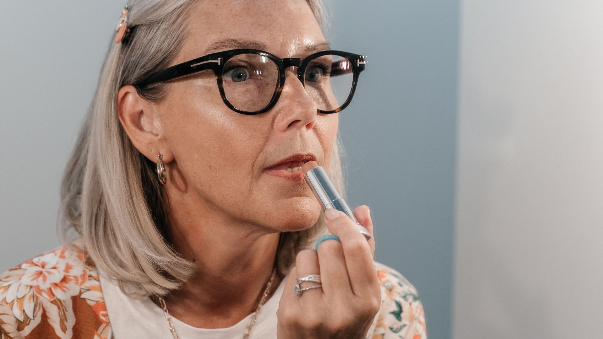 9. Un rouge à lèvres vif donne une allure plus sophistiquée