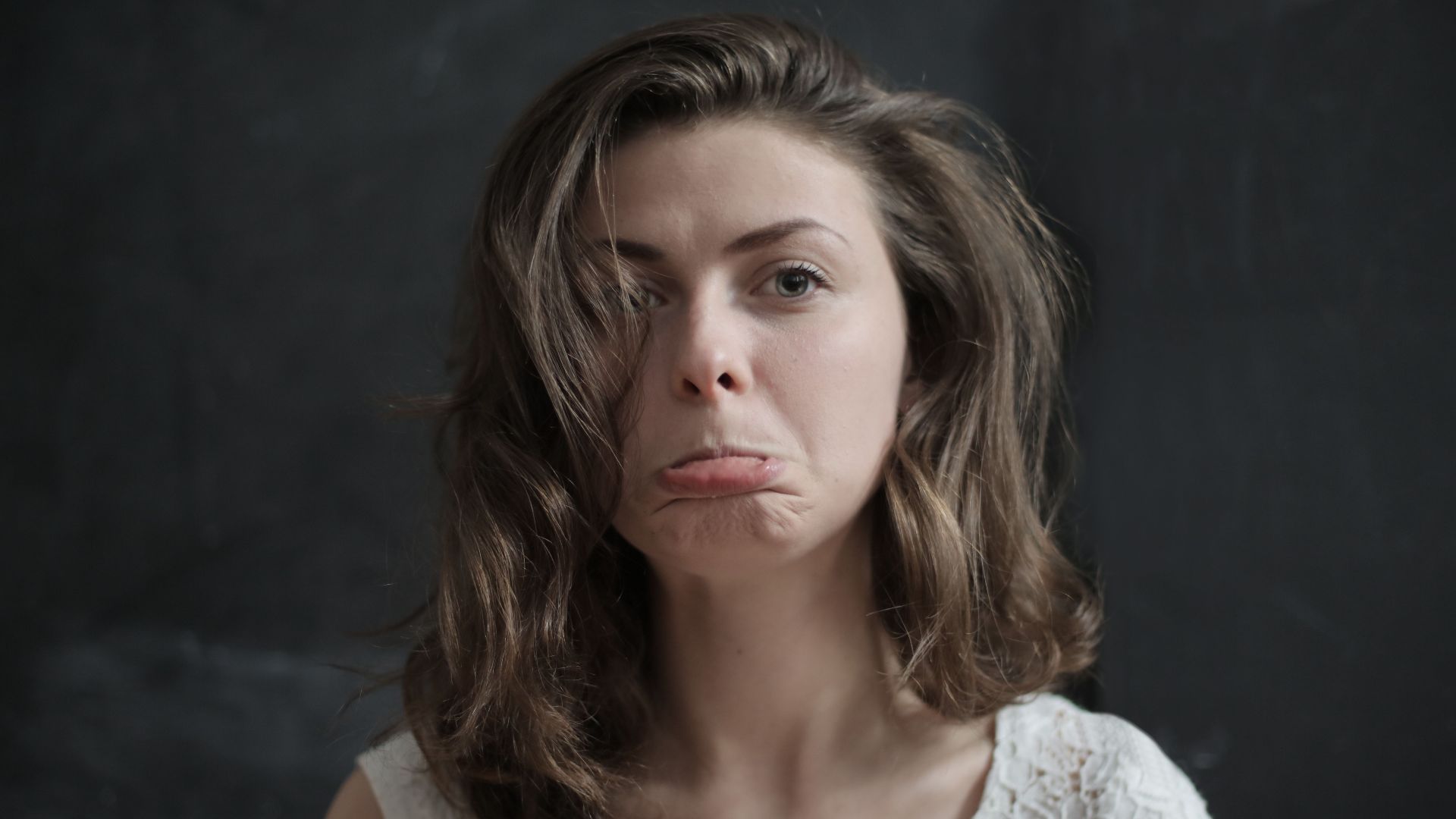 10 compliments qui font vraiment plaisir et 10 qui mettent les gens mal à l’aise
