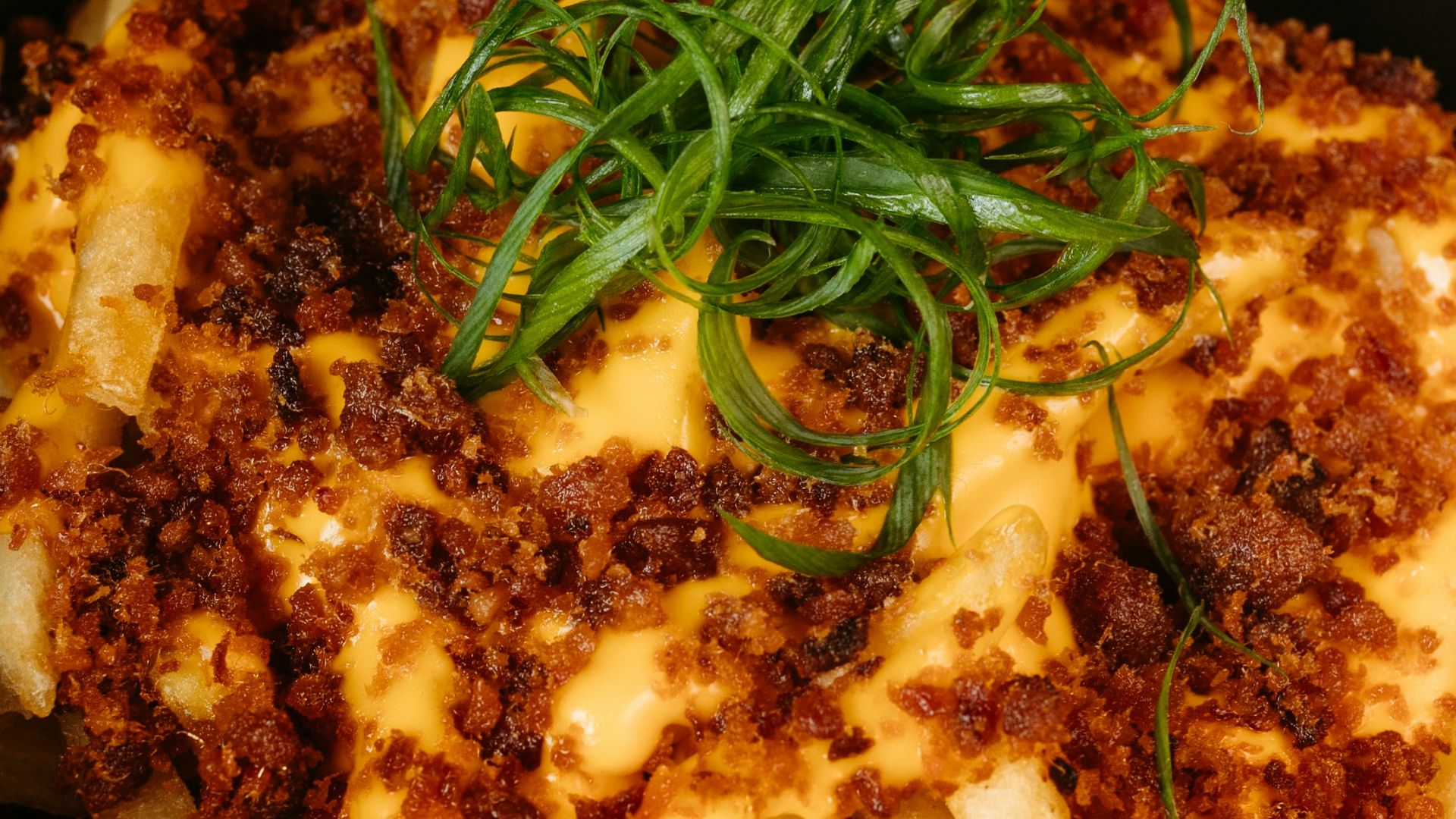 9. Frites au chili et au fromage