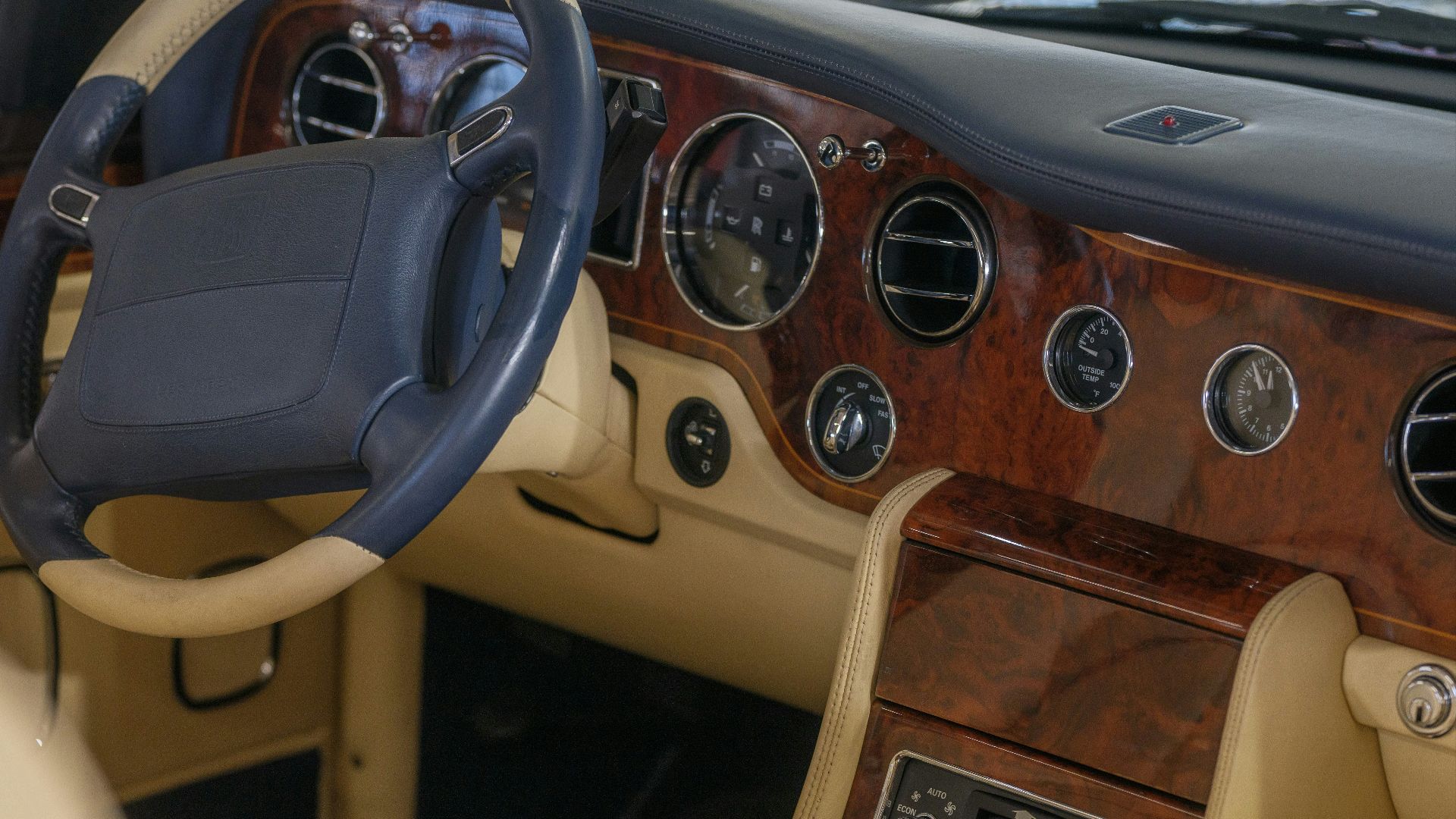 1. Rolls-Royce Phantom de 2003 à 2008