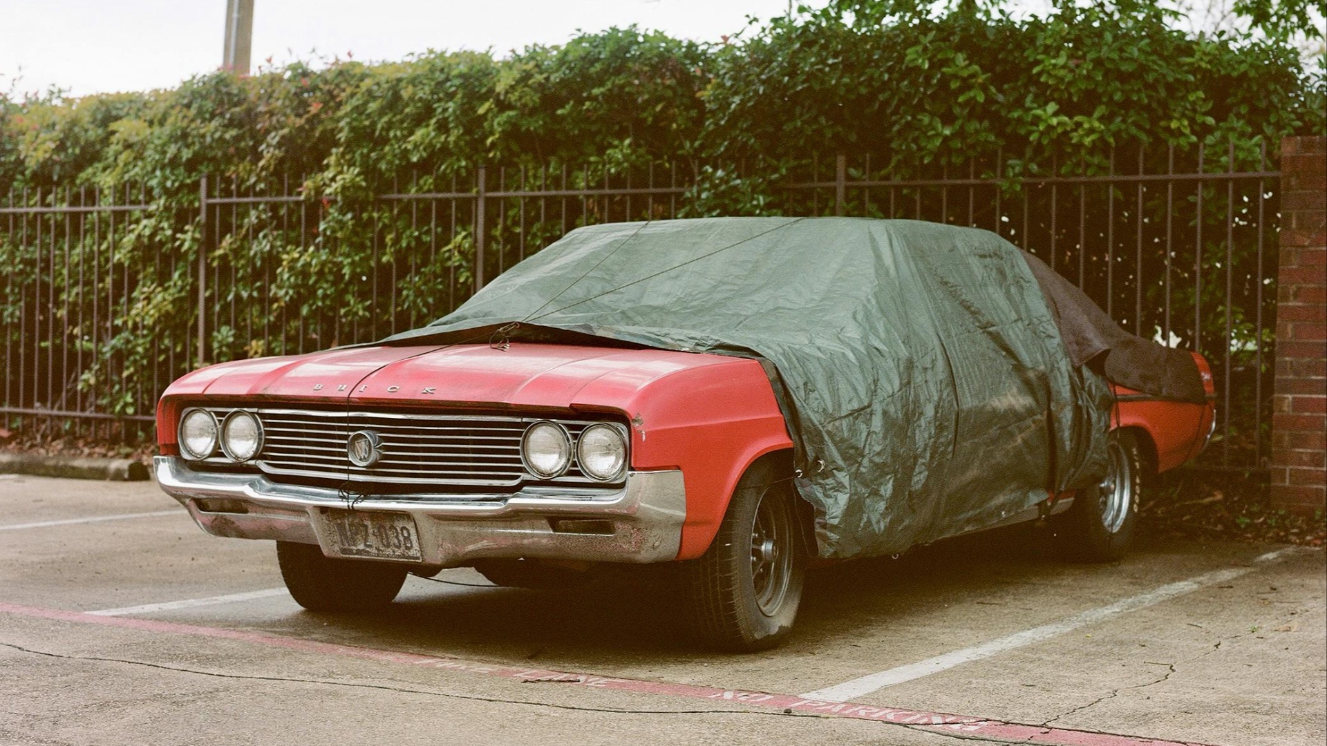 De longues vacances en vue ? 20 conseils pour préparer votre voiture à un remisage de longue durée