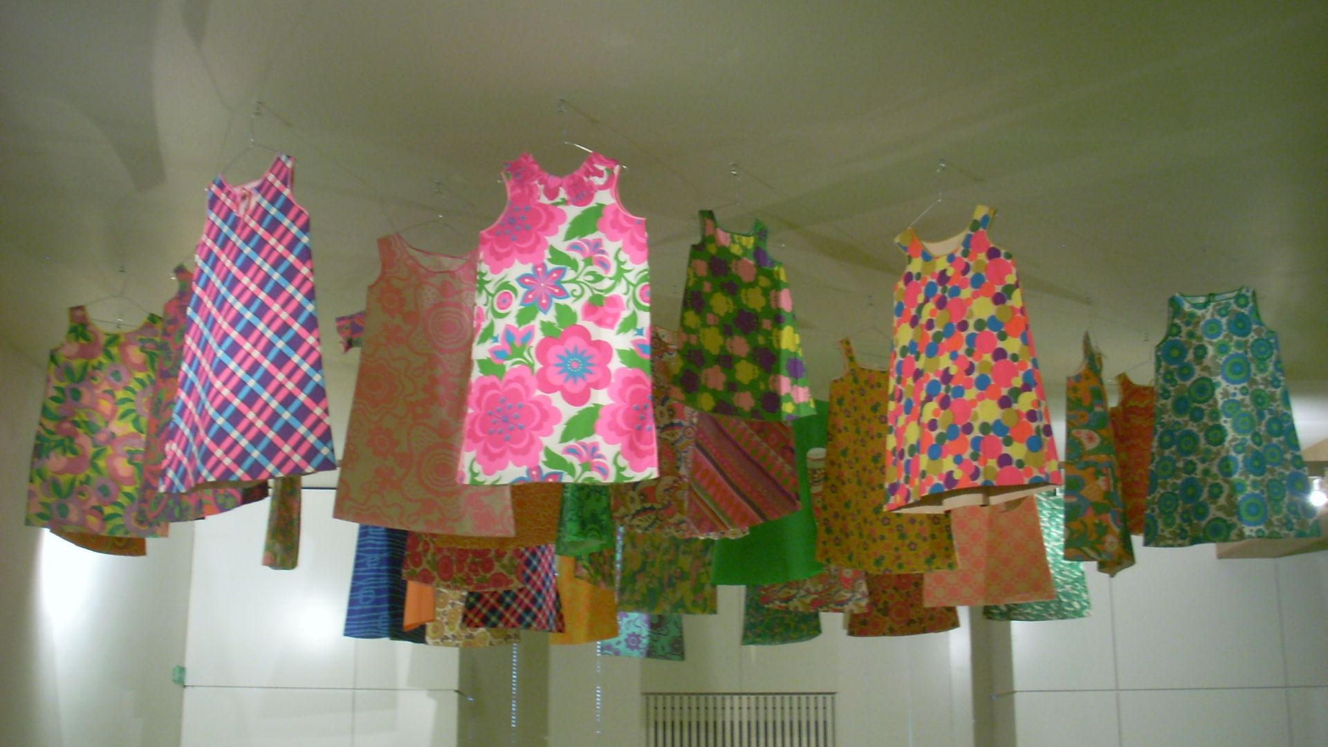 20. Robes en papier