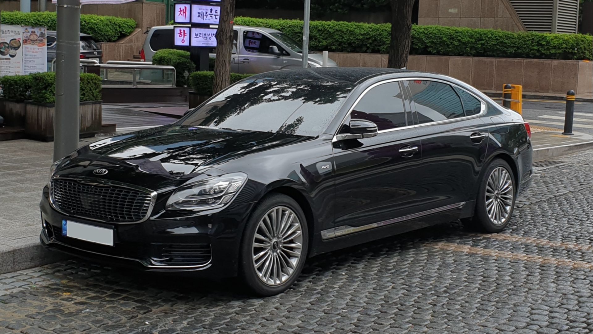 4. K900
