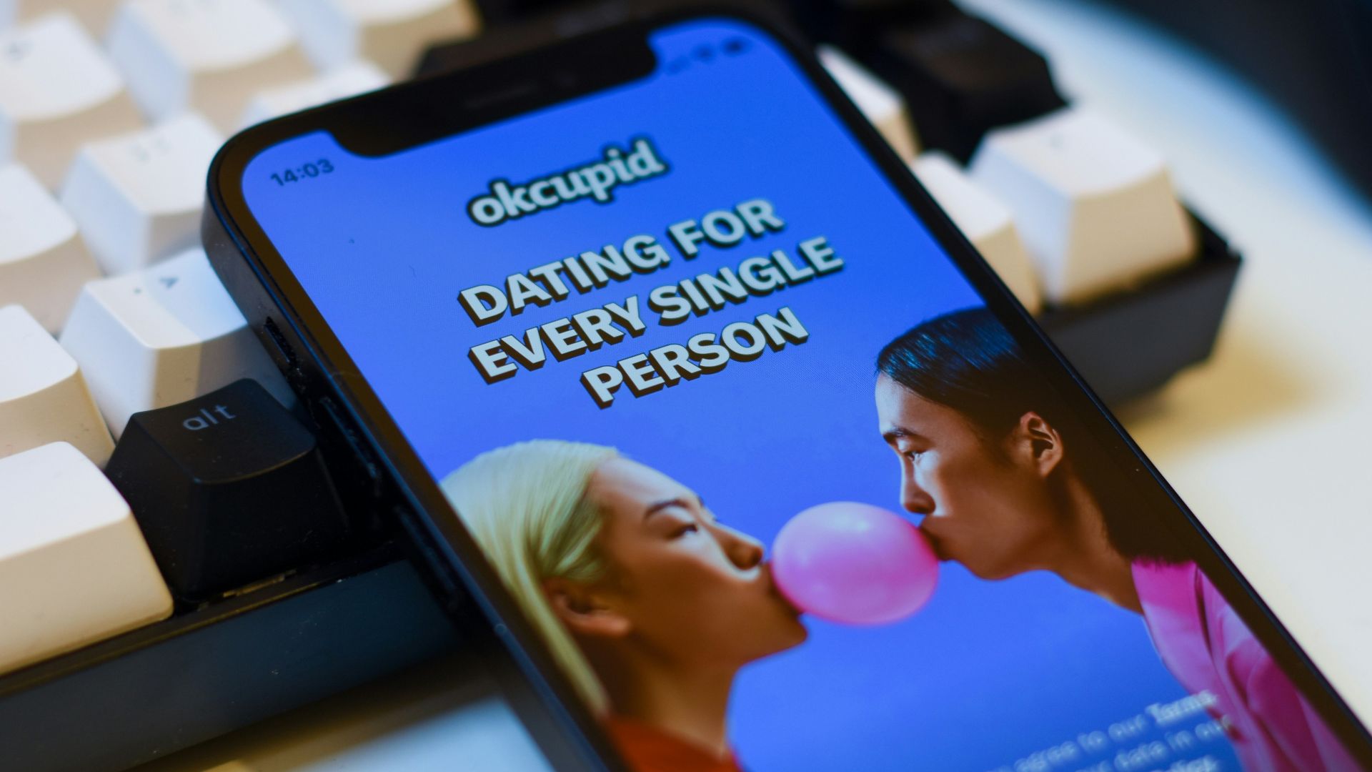 20 façons dont les applications de rencontre nuisent à votre santé mentale