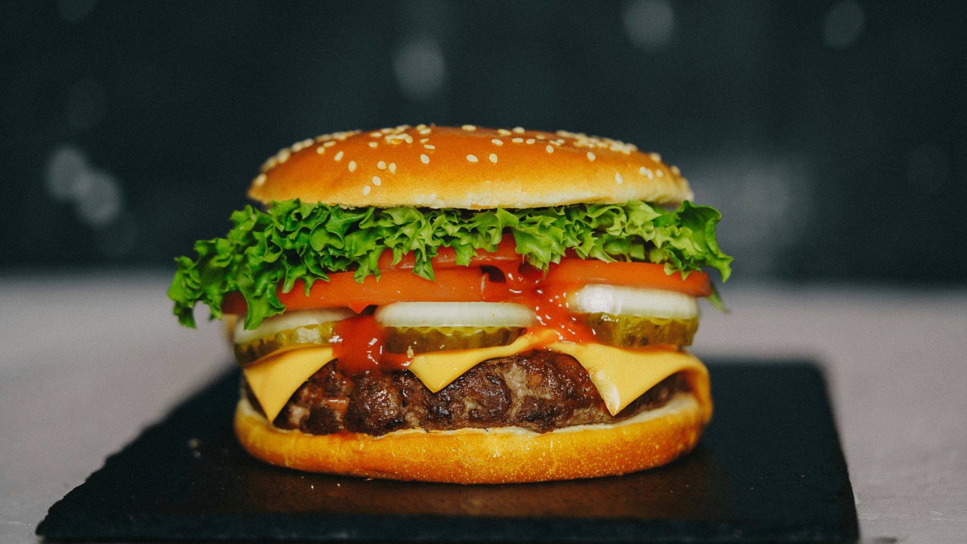 14. Cheeseburger