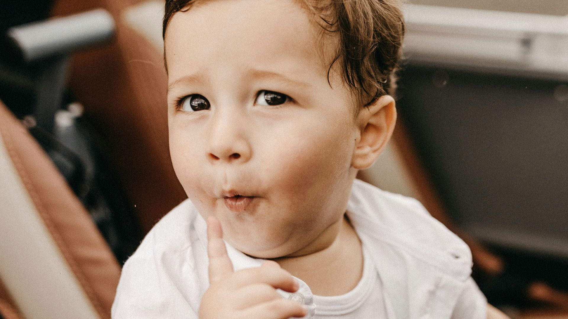 10 prénoms de petit garçon qui ne se démoderont jamais… et 10 que vous devriez peut-être reconsidérer