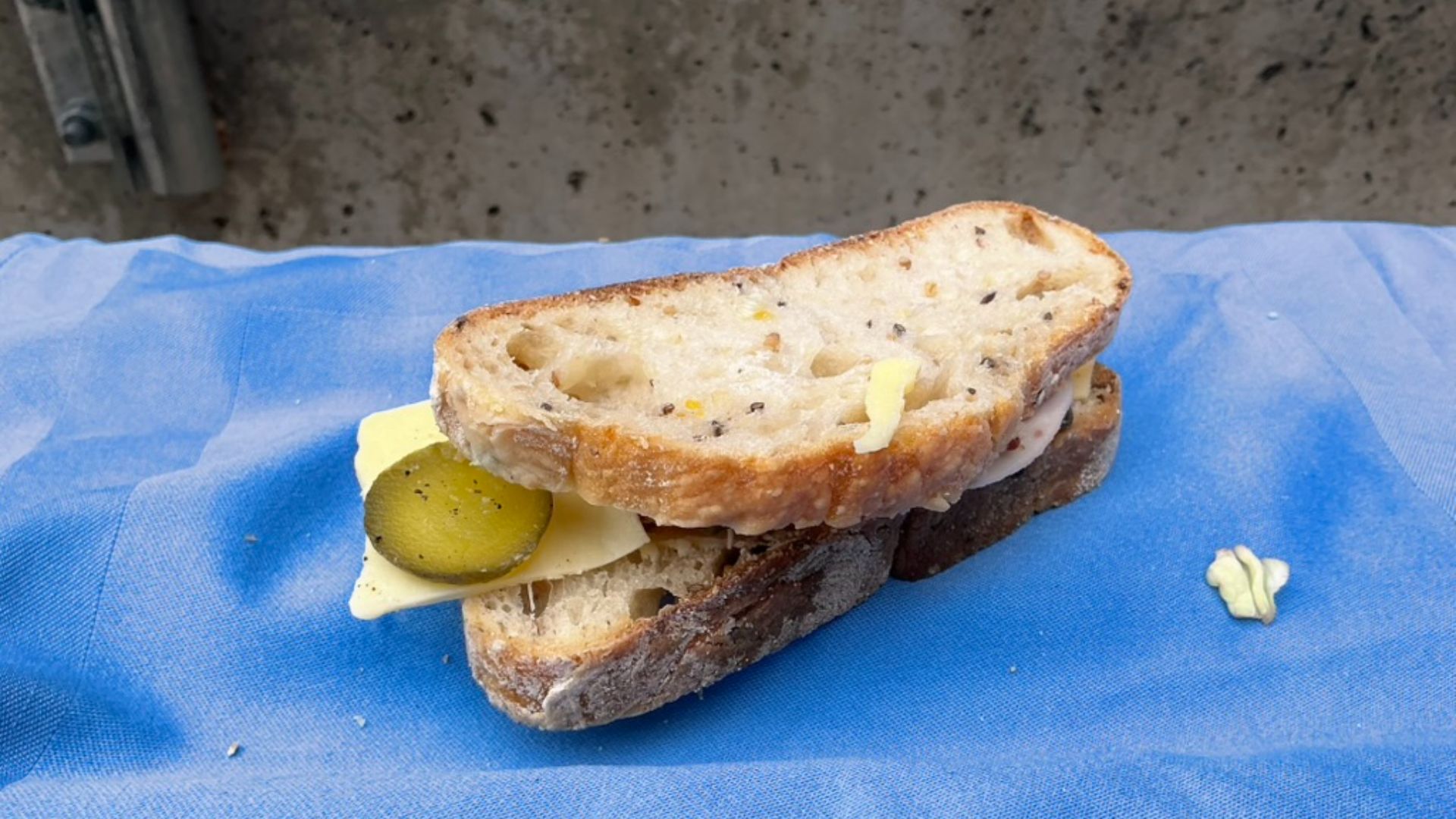 18. Sandwichs au fromage et aux cornichons