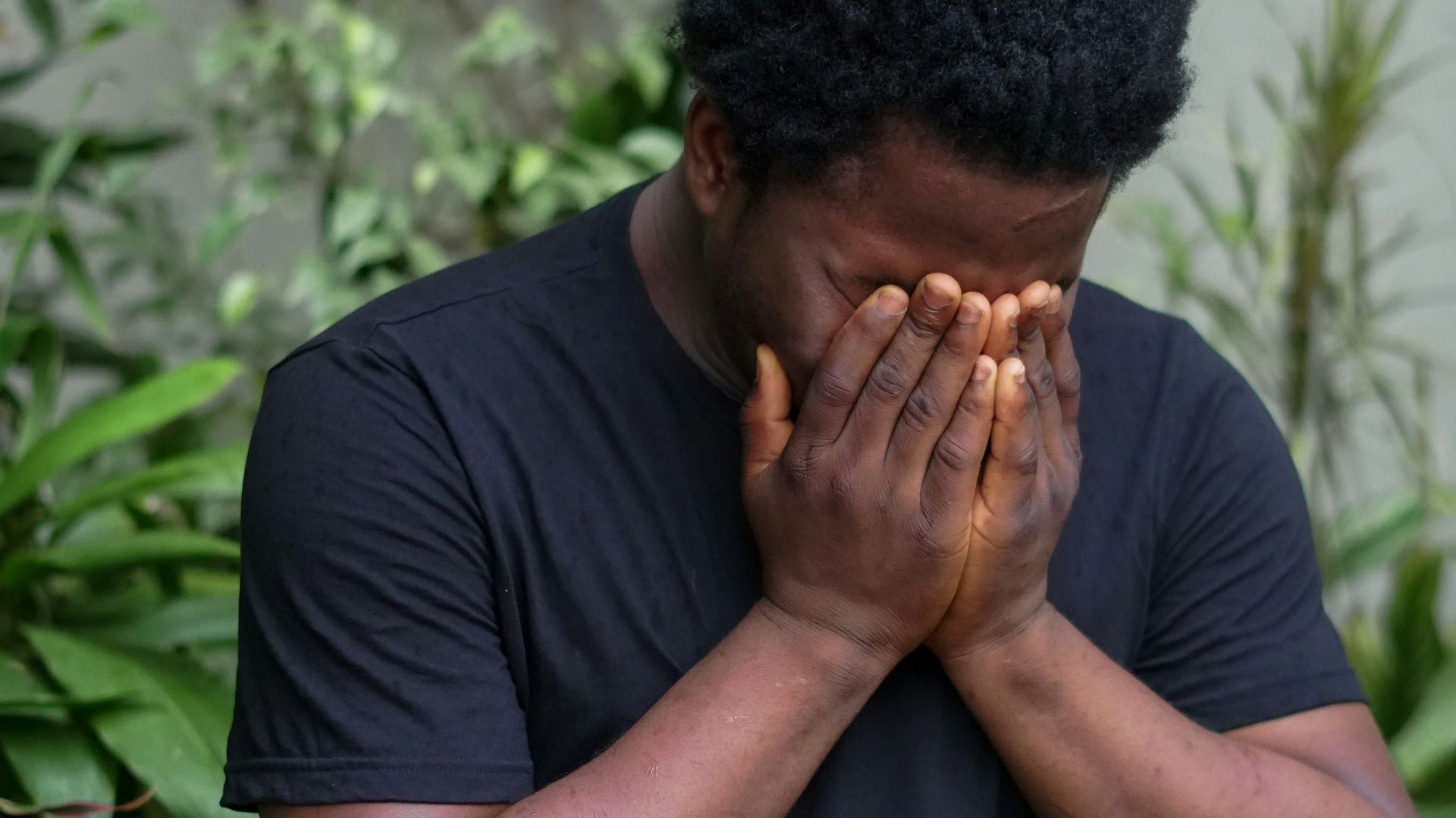 7. L'homme qui a besoin d'être constamment rassuré