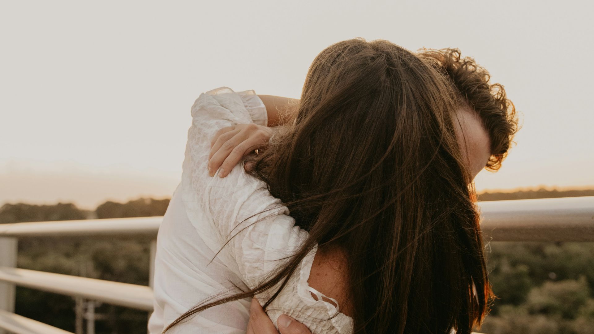 10. Elle aime sans se perdre
