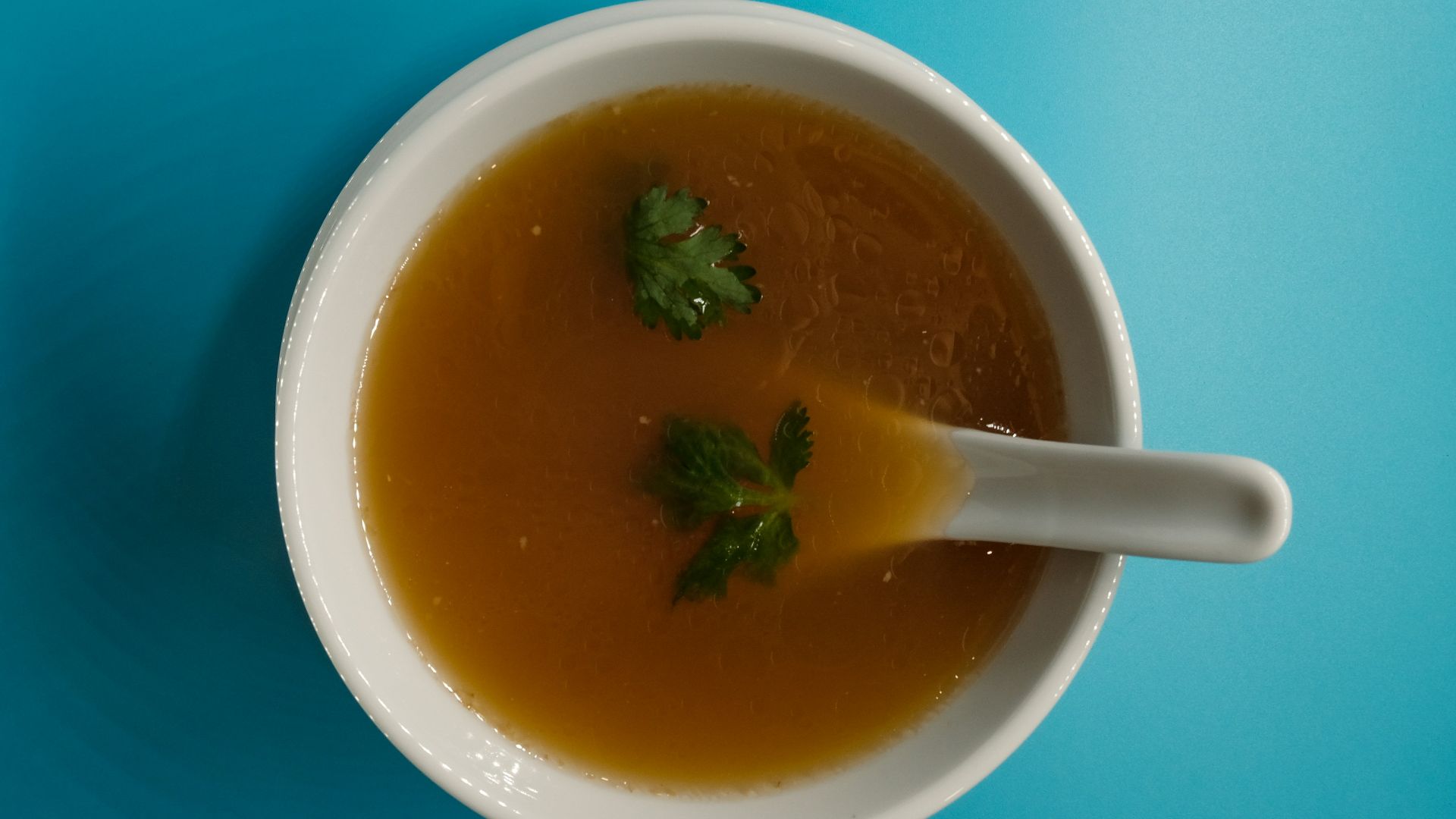 16. Bouillon d'os