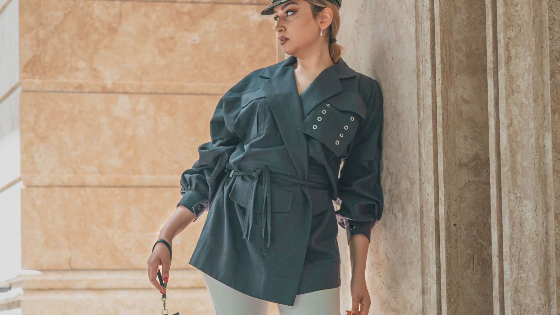 8. Une veste mi-longue