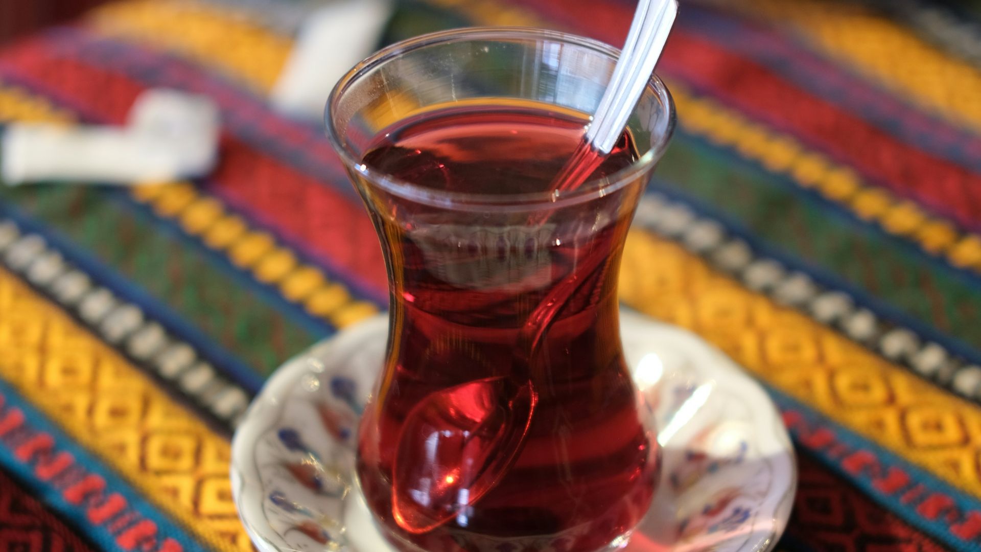 8. Turquie : du çay servi dans des verres en forme de tulipe