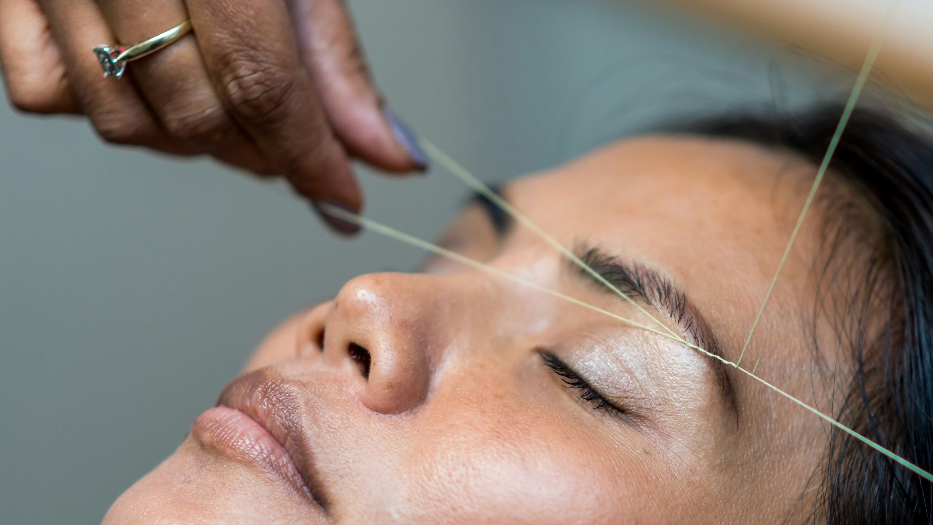 6. Entretenez régulièrement vos sourcils