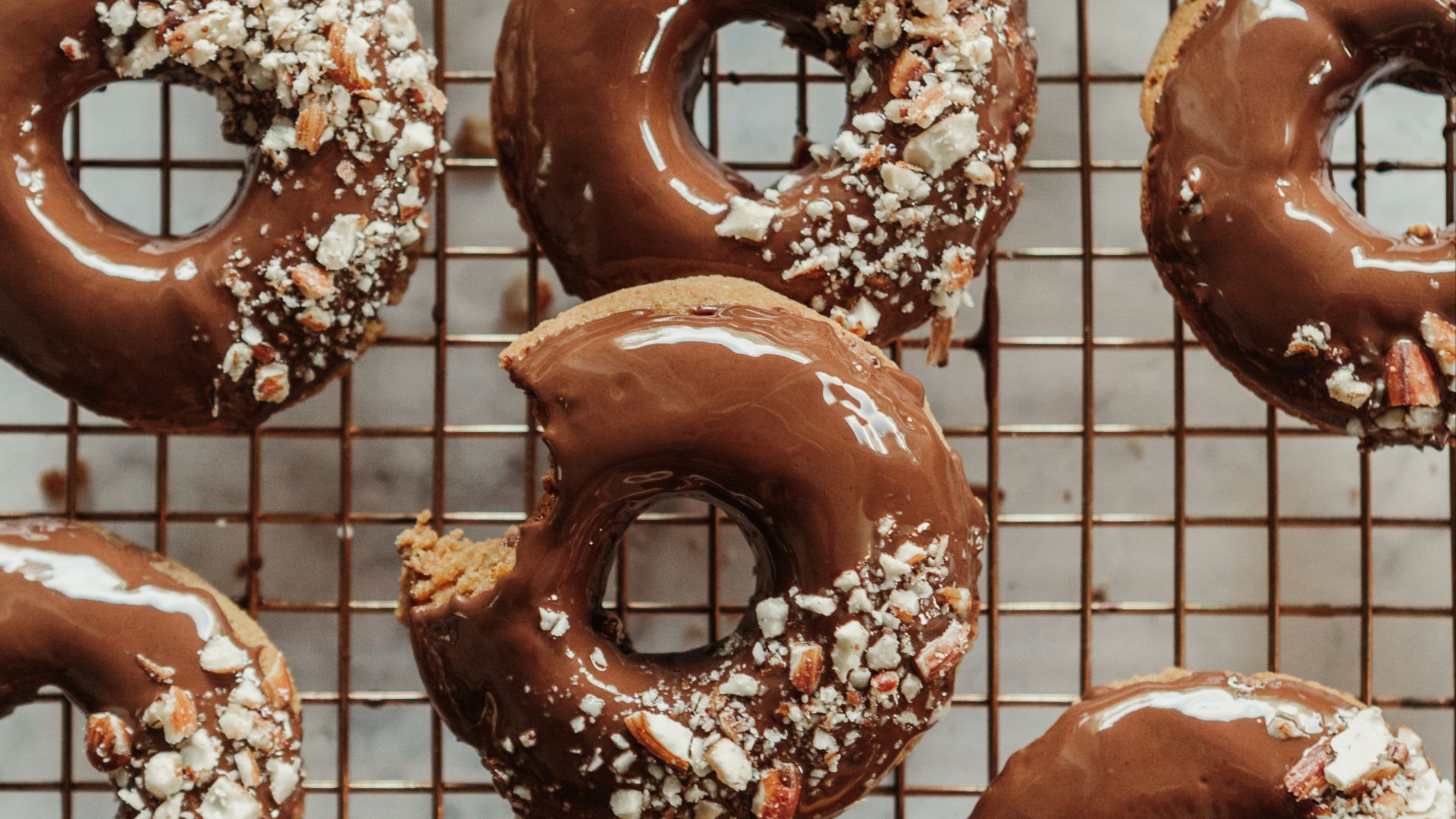 1. Beignet glacé au chocolat
