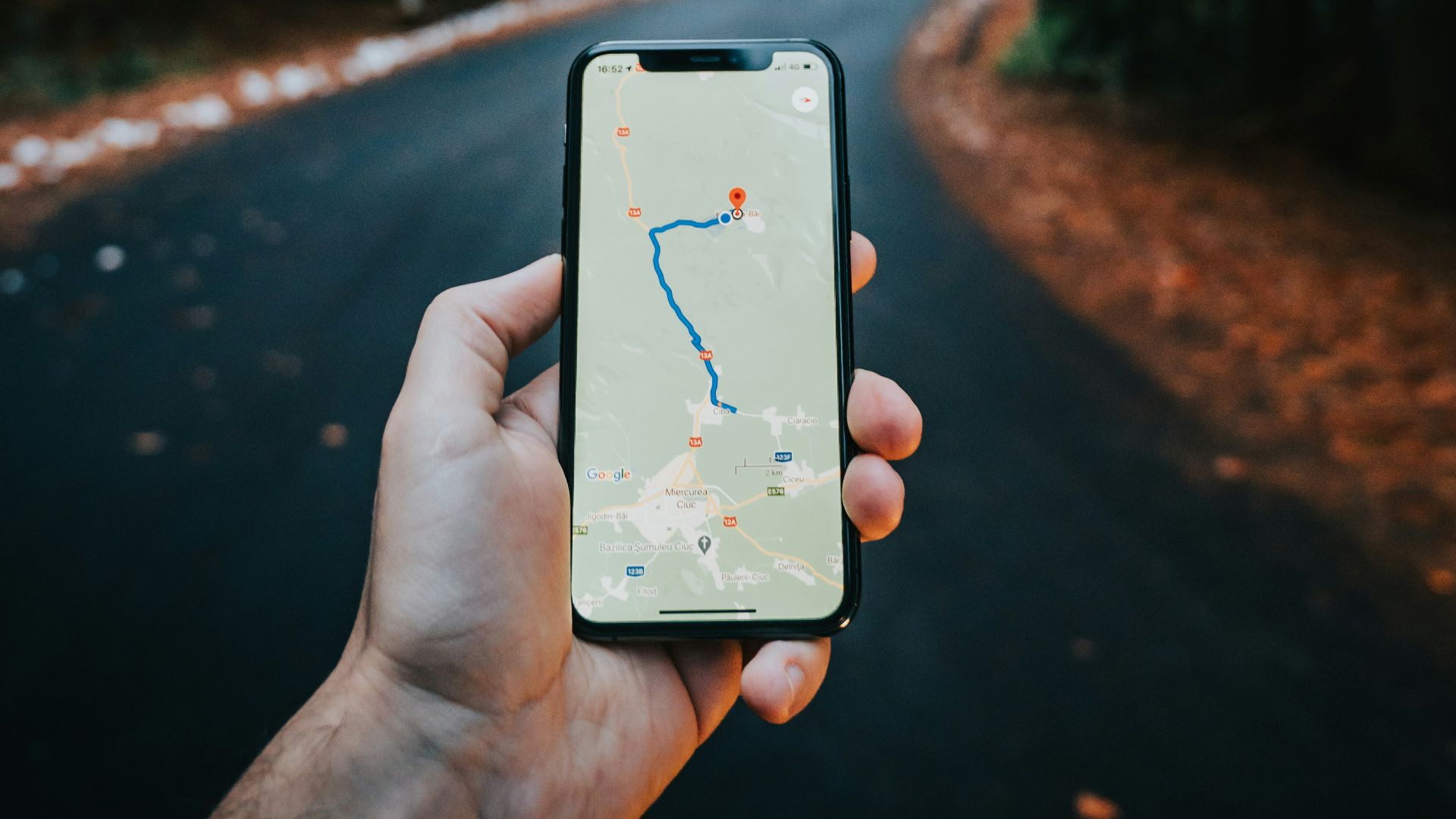 5. Oublier de télécharger les cartes