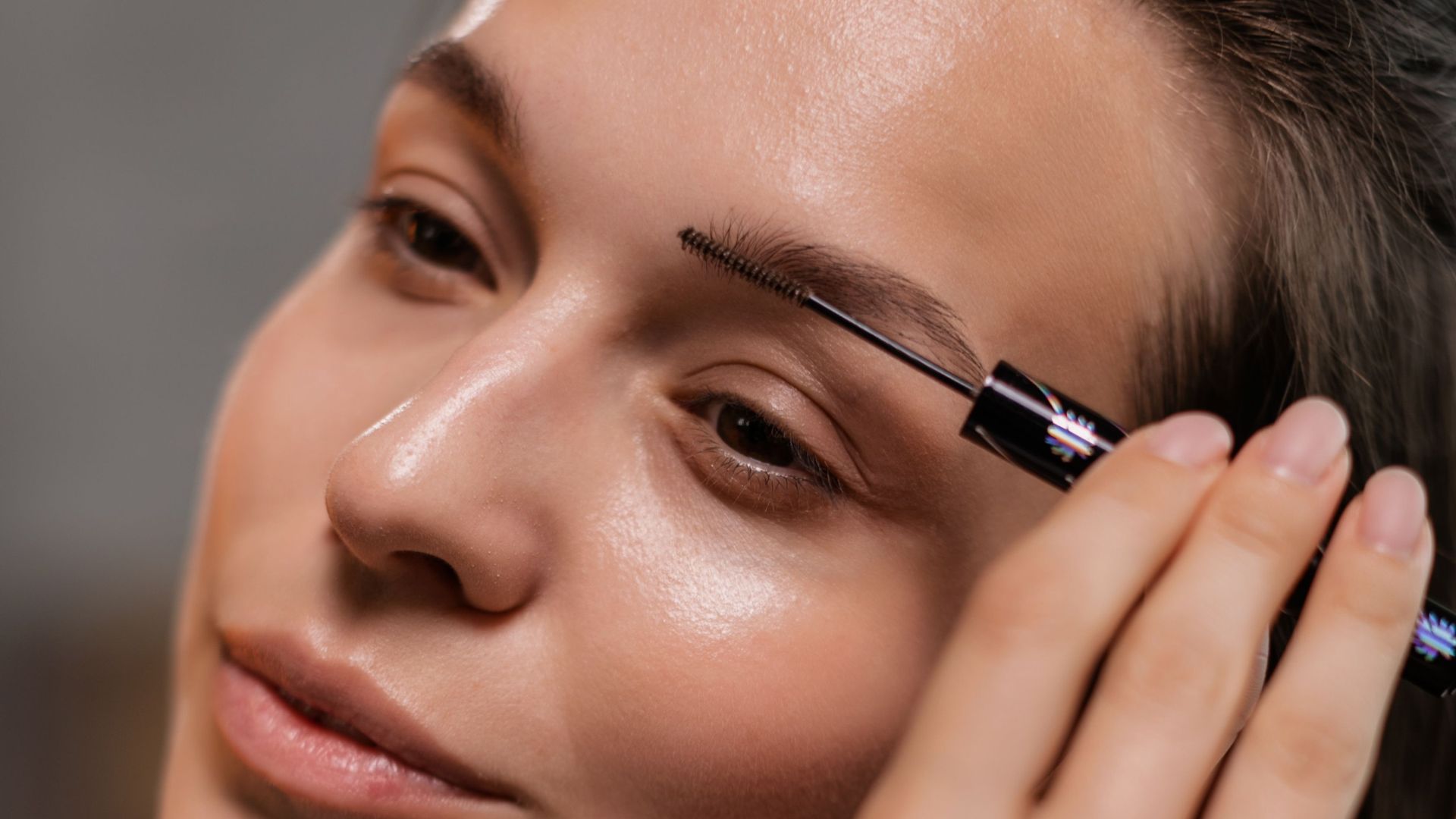 18. Les années 2020 : le gel à sourcils est devenu un incontournable