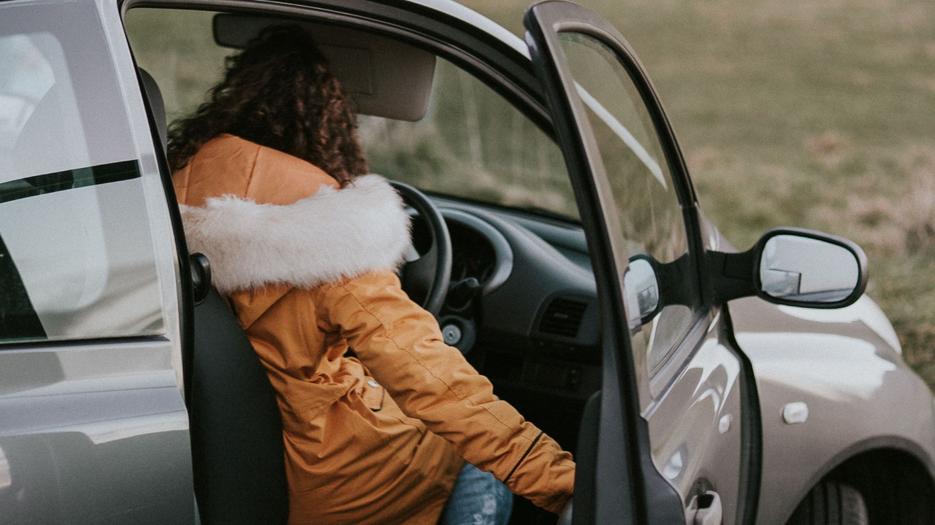 10. Panneaux latéraux côté passager