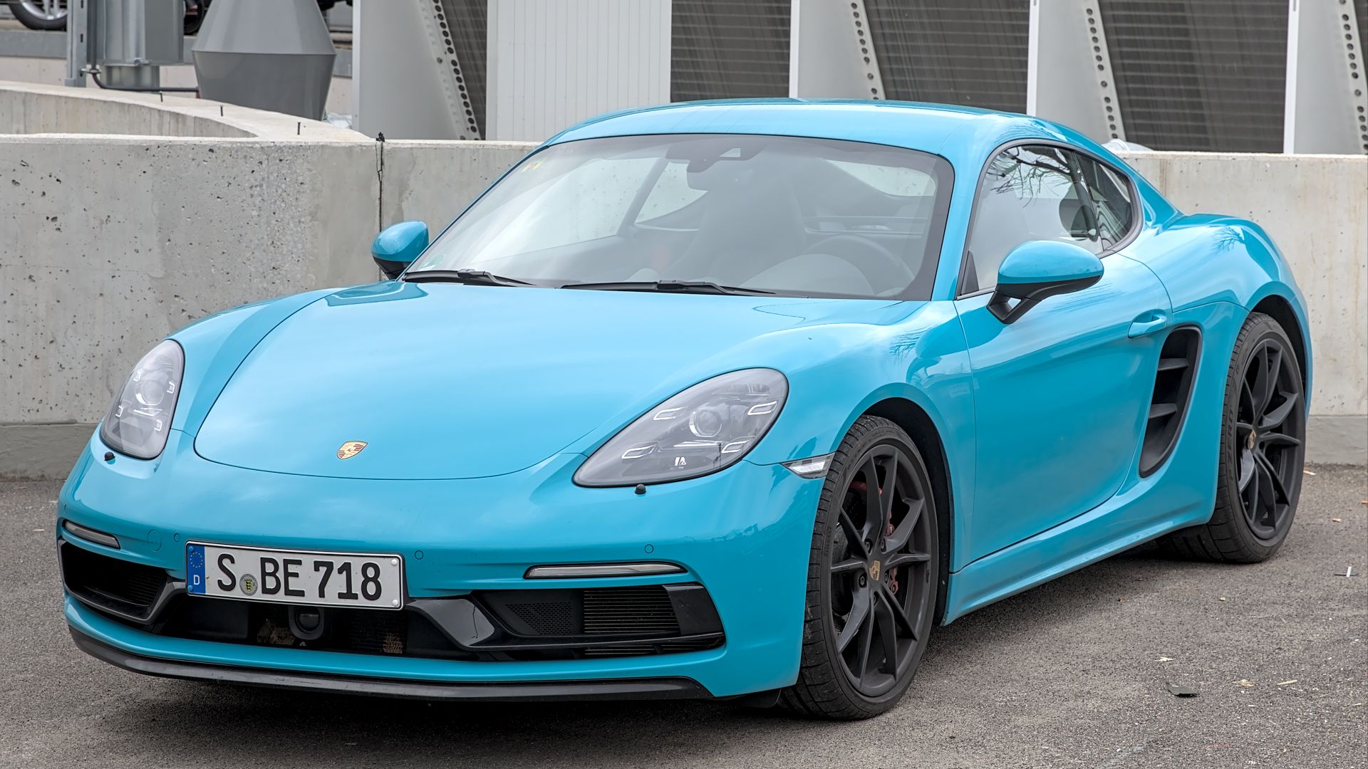 2. Porsche 718 Cayman