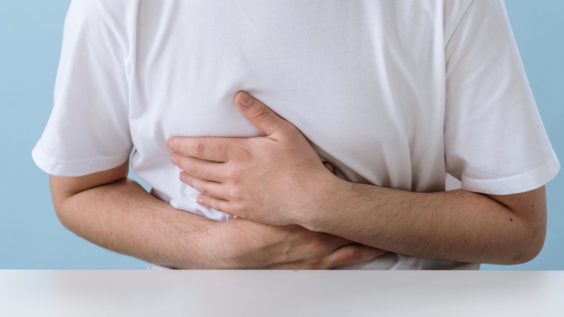 6. Pratiquez la manœuvre de Heimlich sur vous-même si vous êtes seul(e)