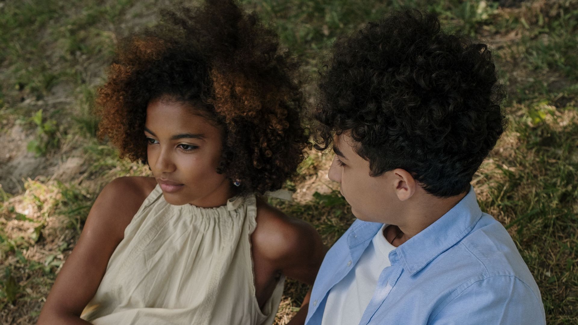 6. L'homme qui fuit les conversations franches