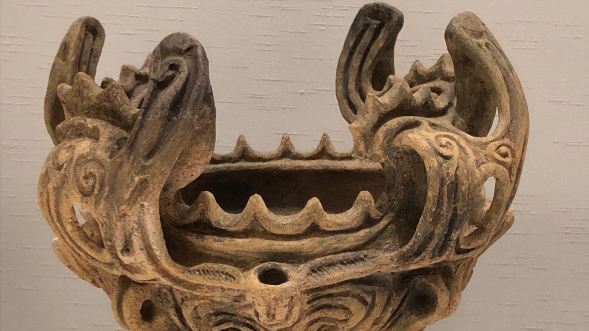 9. La marmite profonde de la période Jōmon