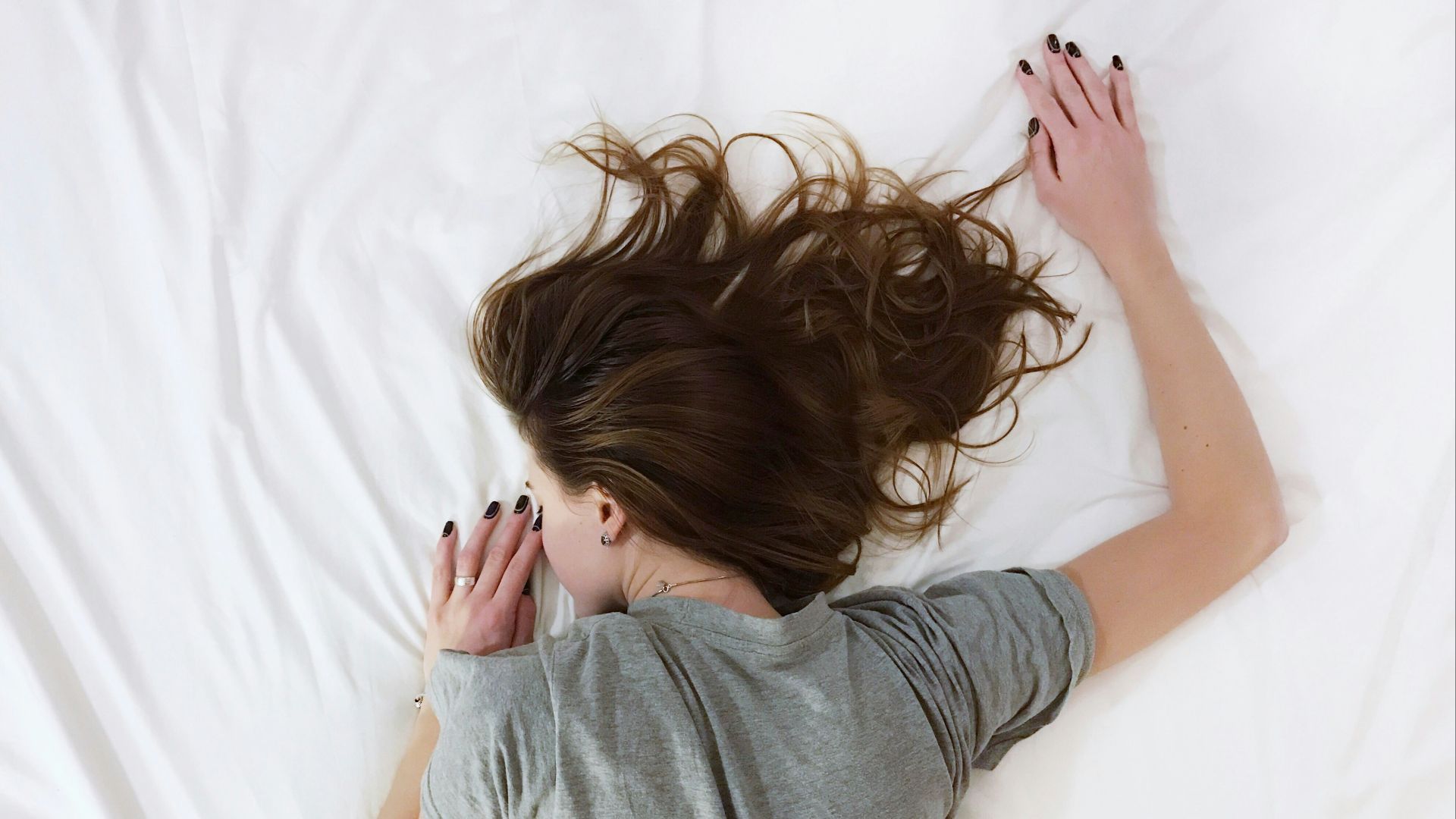 1. Allez vous coucher avec vos cheveux coiffés