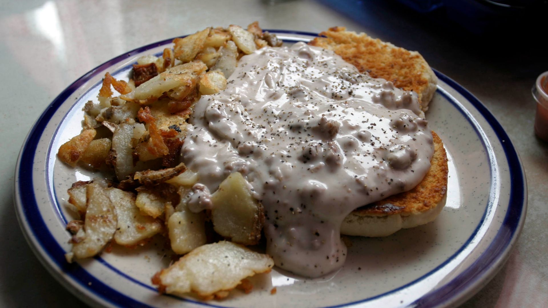 5. Biscuits et sauce au jus de viande