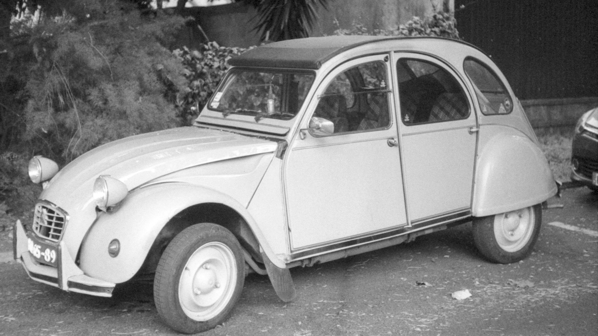 2. Citroën 2CV