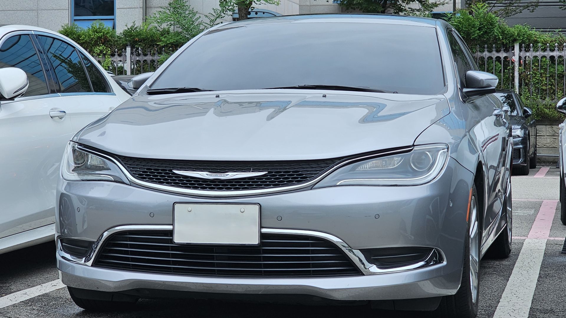 4. Chrysler 200