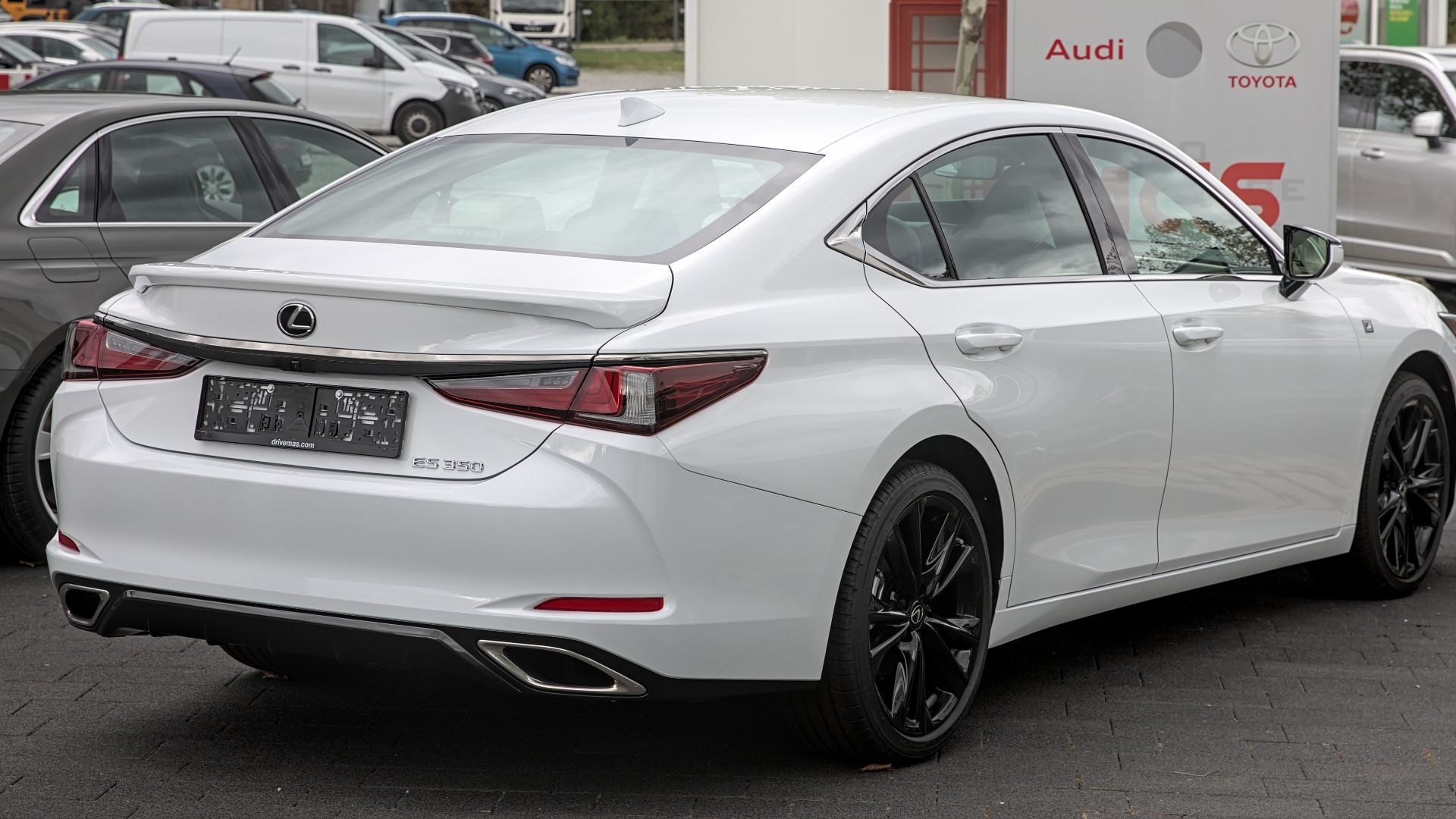 15. Lexus ES