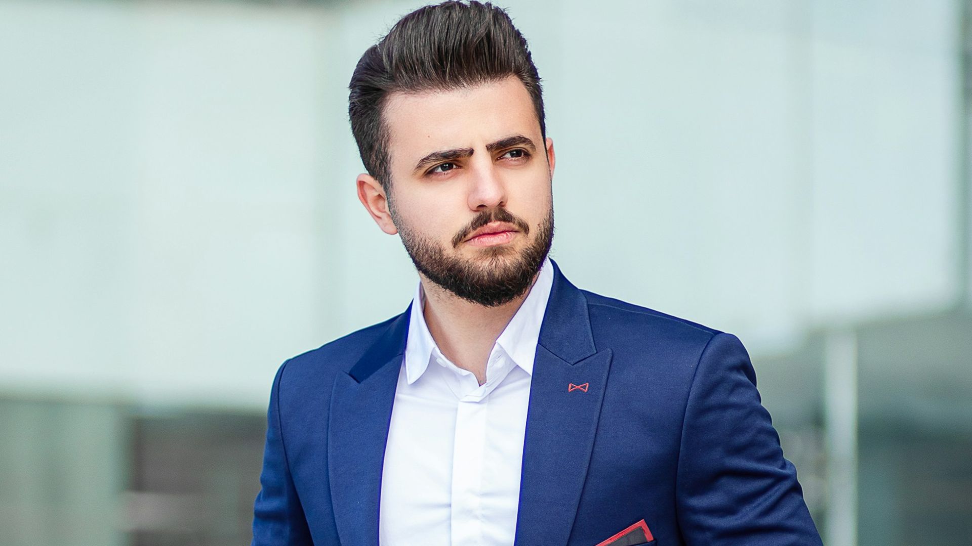 4. Le tailleur d'affaires parfaitement ajusté