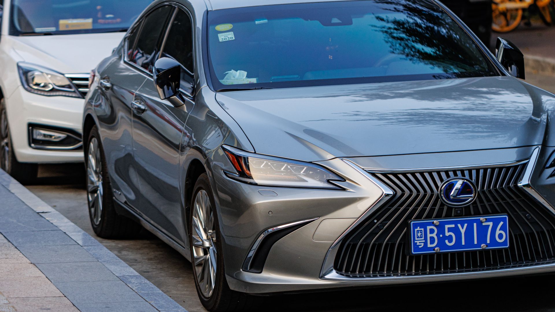 5. Lexus ES