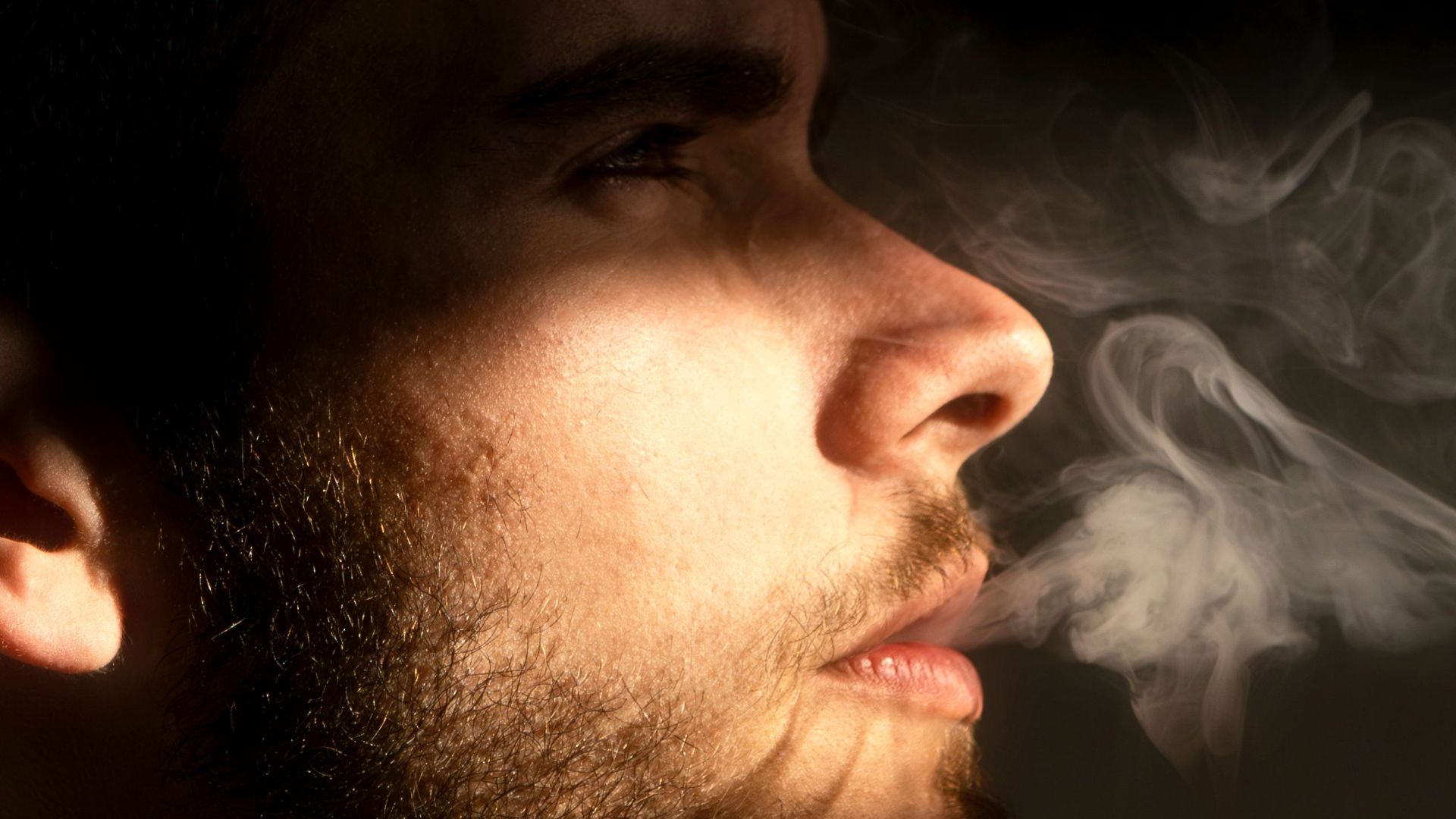 15. Que vous fumiez ou que vous utilisiez une cigarette électronique