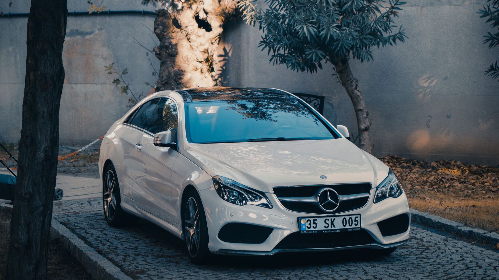 17. Un coupé soulève des questions quant à son aspect pratique