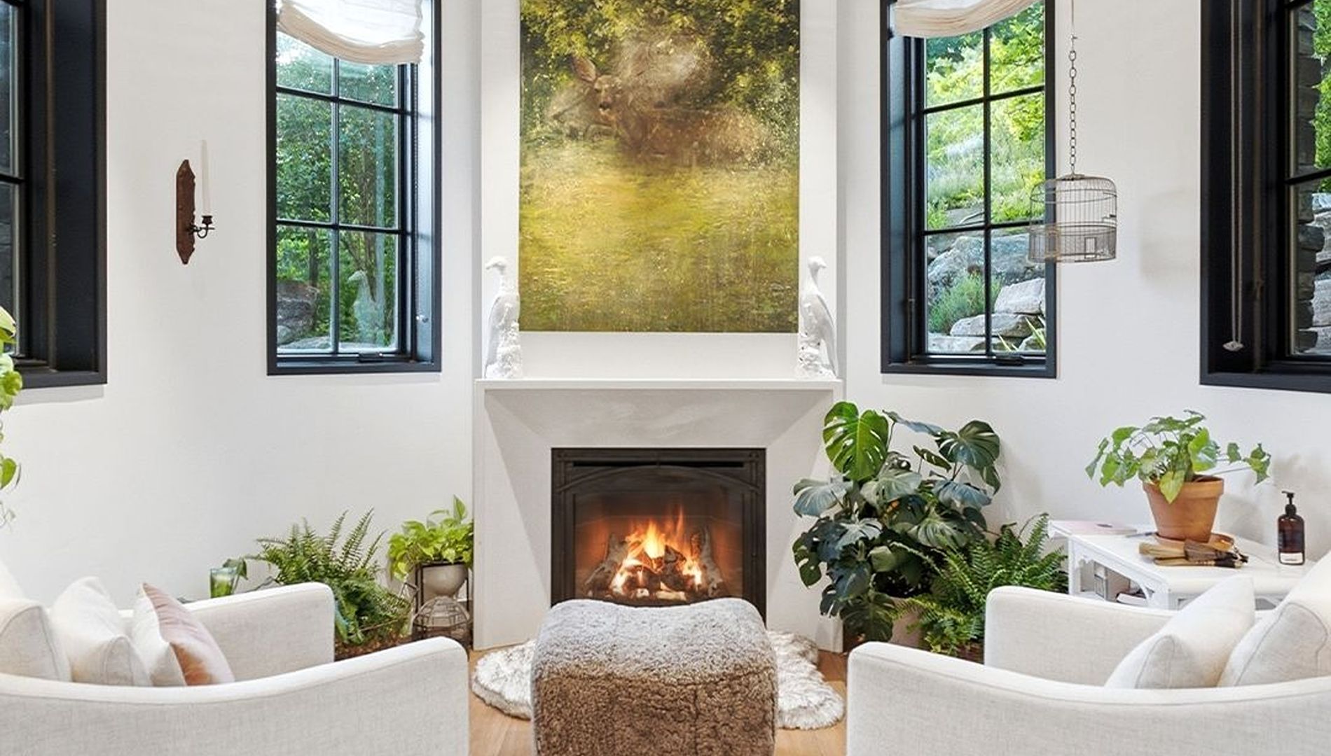 Relaxation area with a fireplace