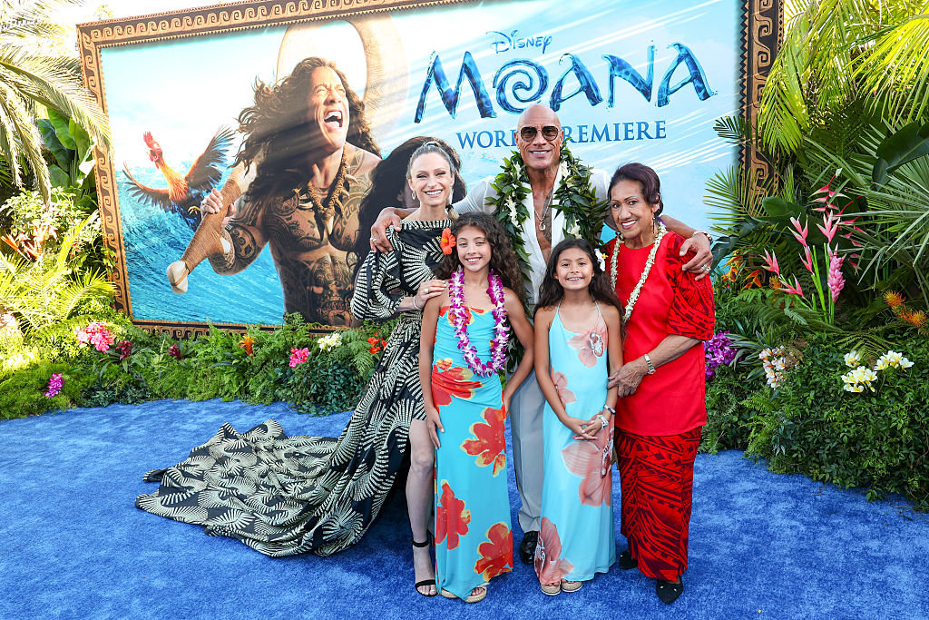 Lauren Hashian, Jasmine Johnson, Dwayne Johnson, Tiana Johnson et Ata Johnson