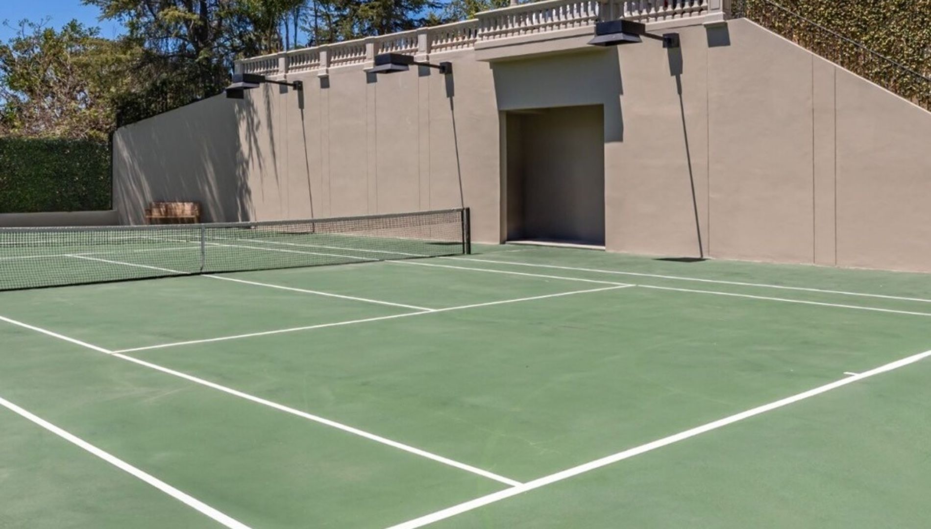 Le court de tennis