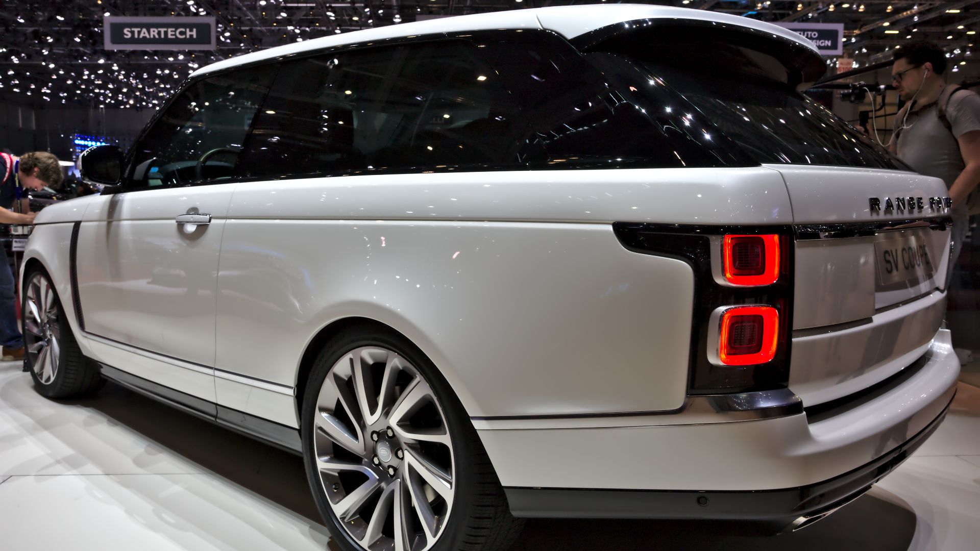 18. Range Rover SV