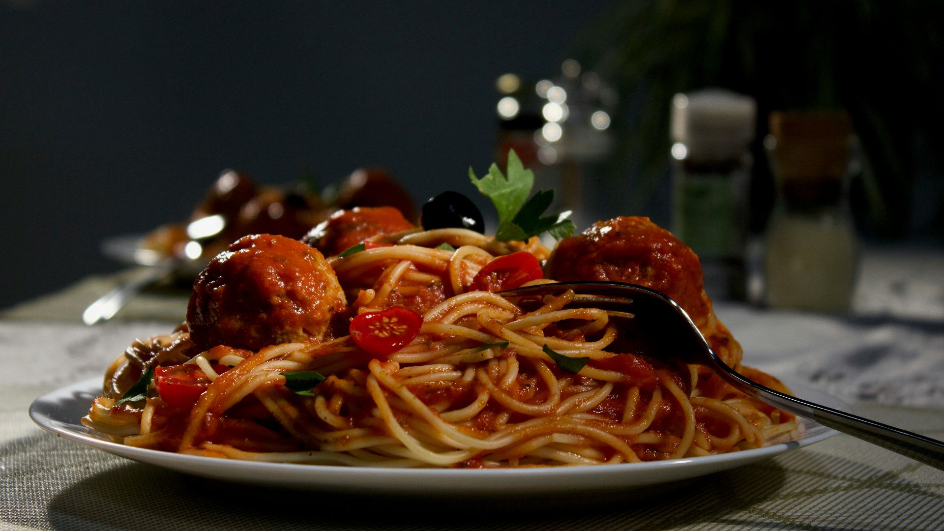 14. Spaghettis aux boulettes de viande