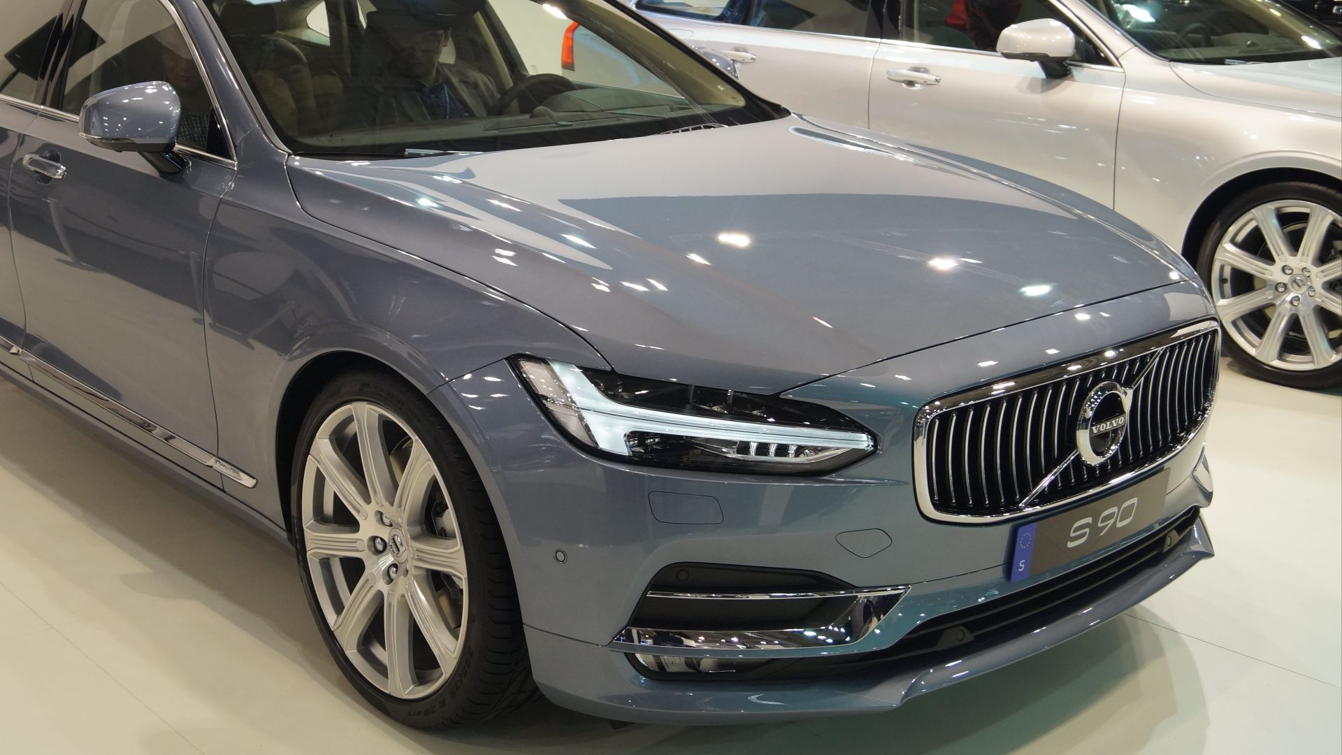 7. Volvo S90