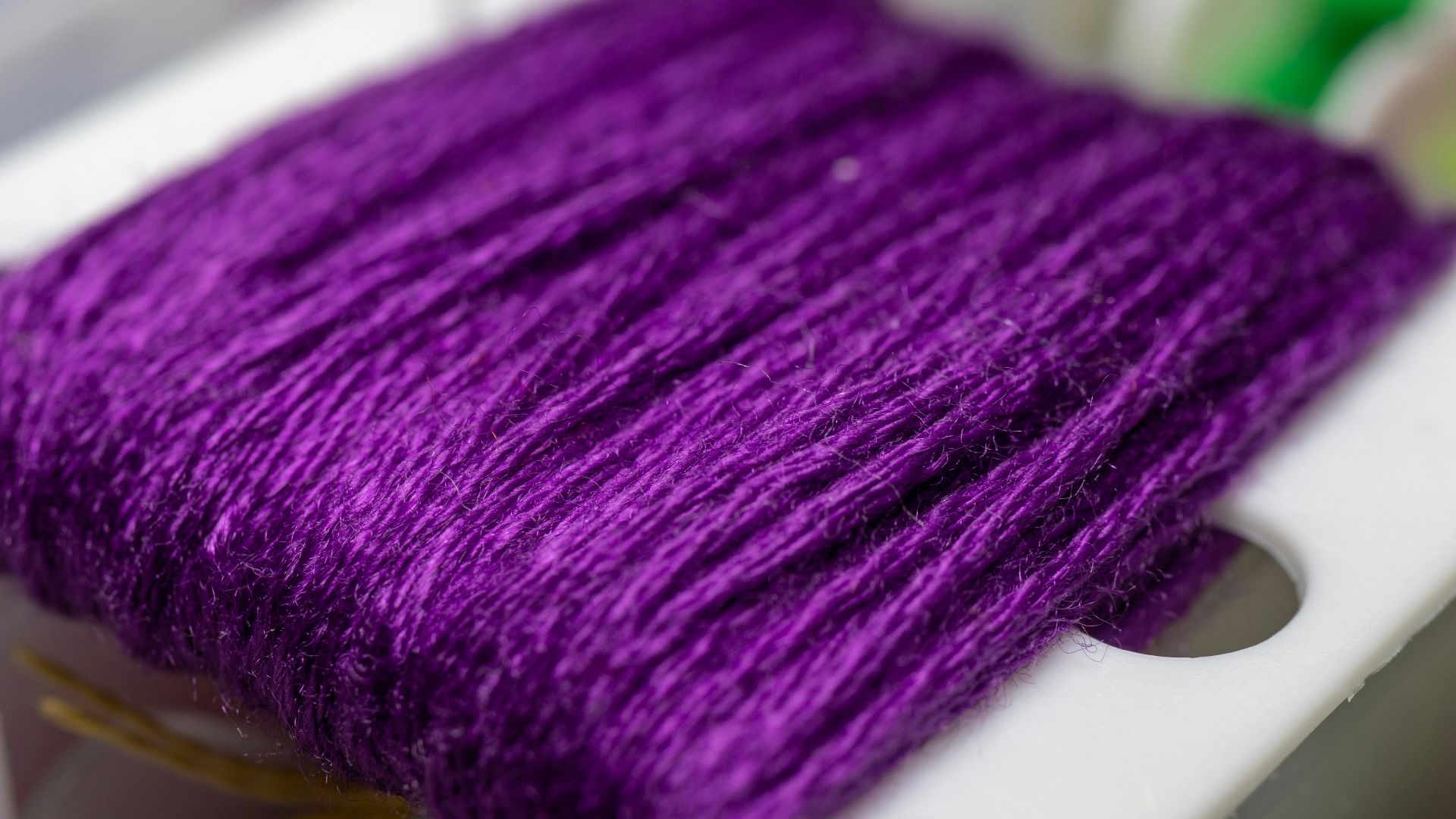 16. Nylon transparent et lisse