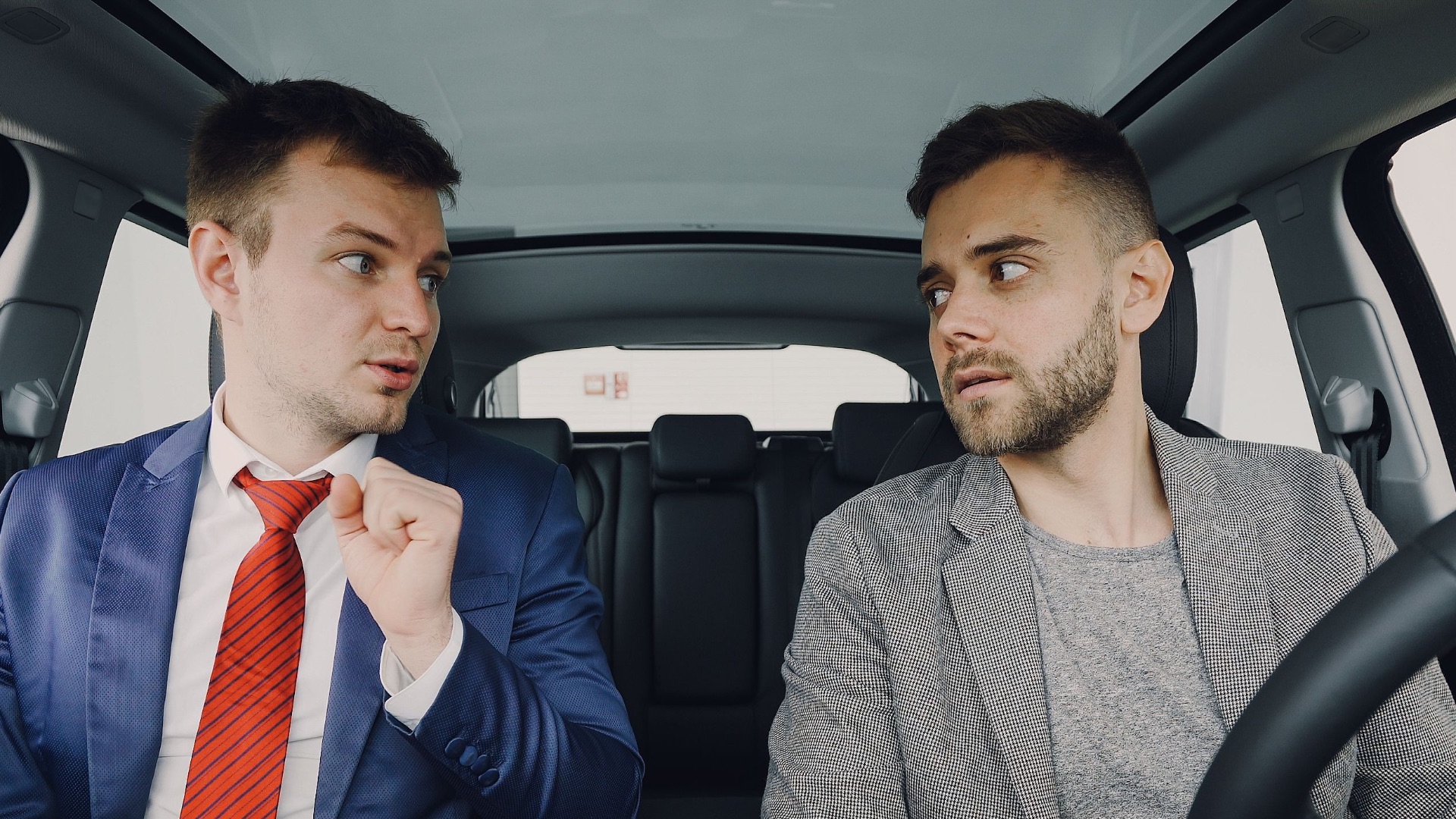 7. Vous distrayez le conducteur au pire moment